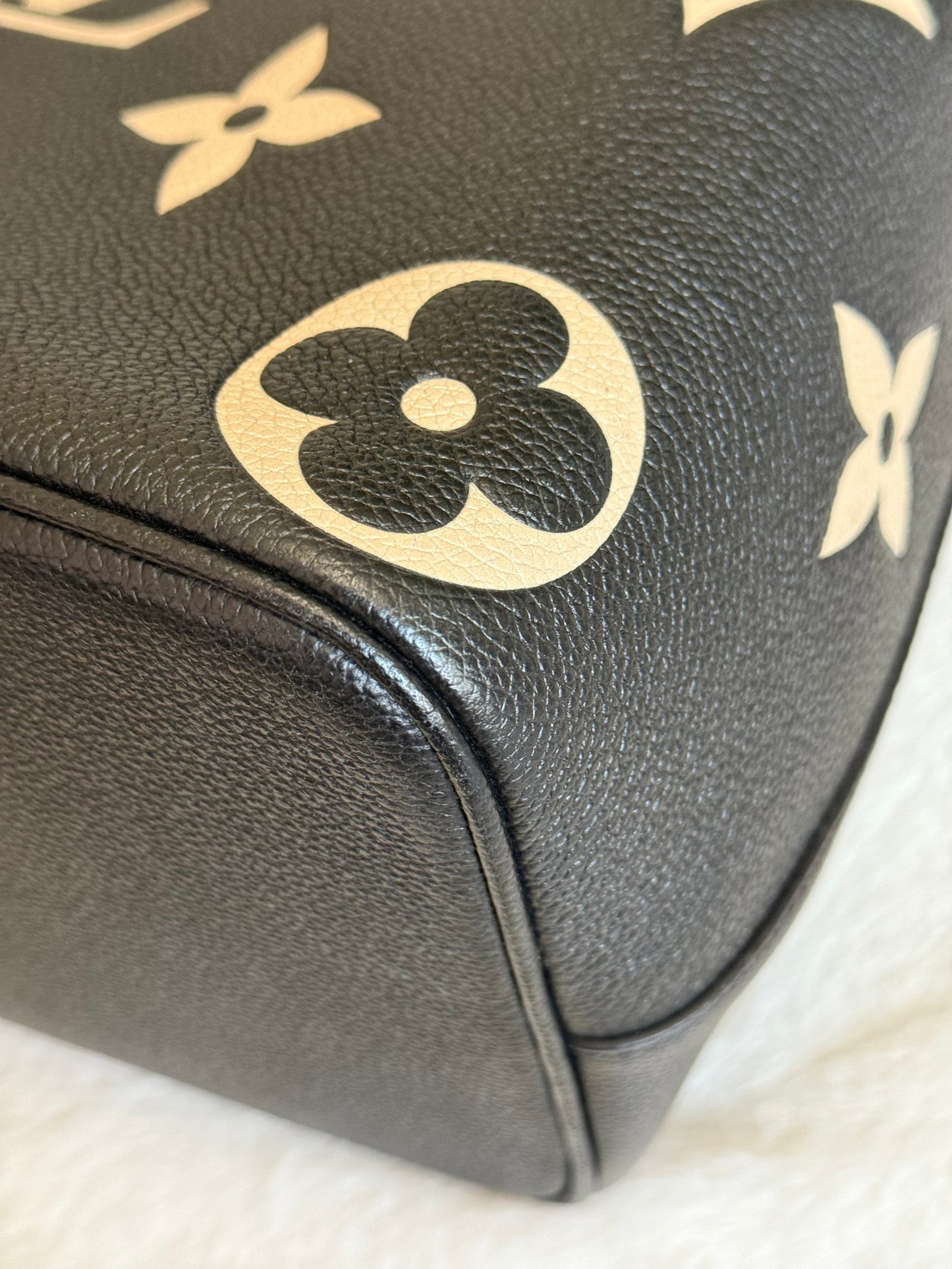 Louis Vuitton Neonoe MM Empreinte Bicolor Black/Beige