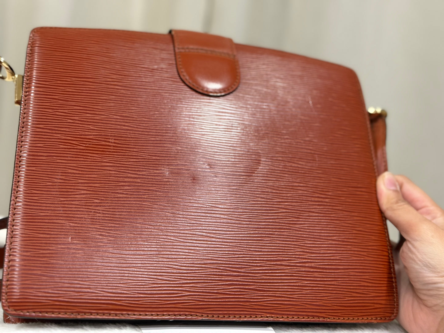 Louis Vuitton Capucines Epi Cognac/Fawn Crossbody