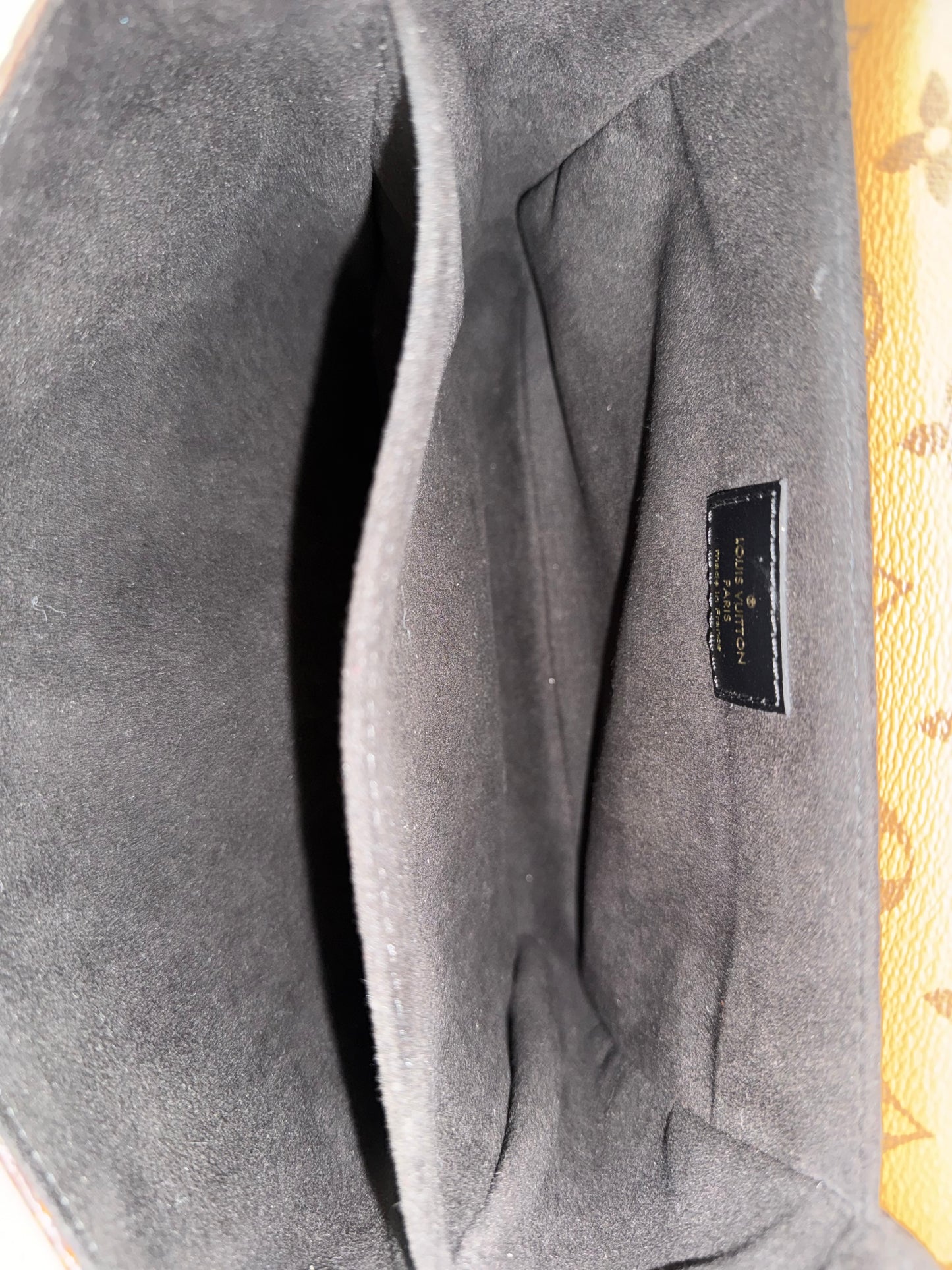 Louis Vuitton Pochette Metis Mono Reverse