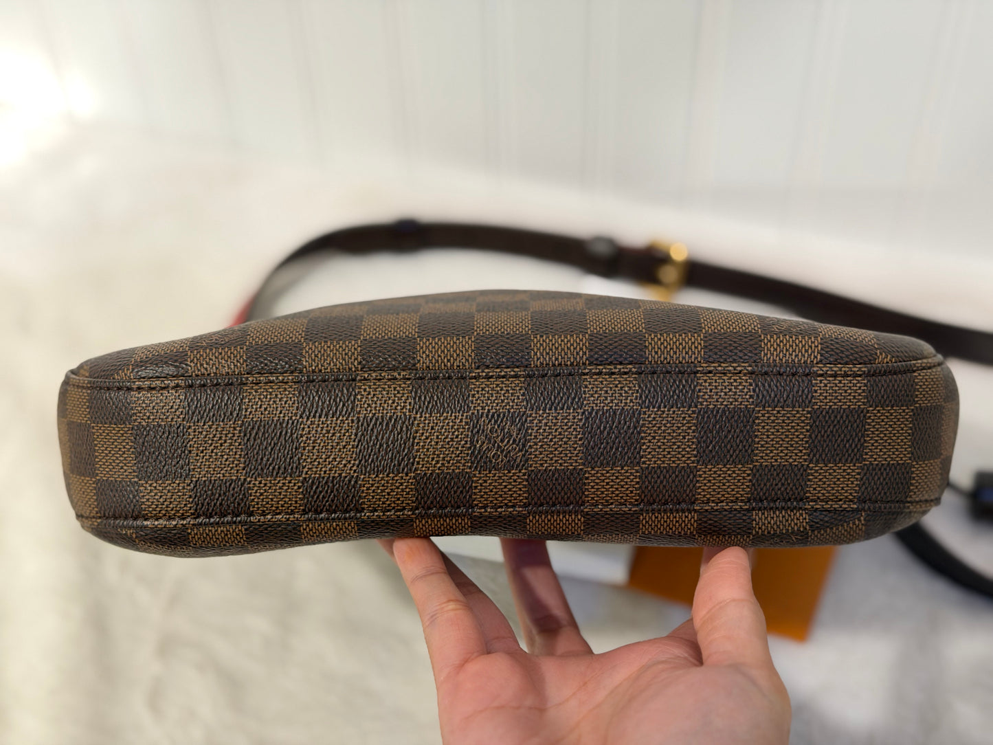 Louis Vuitton South Bank Besace Damier Ebene