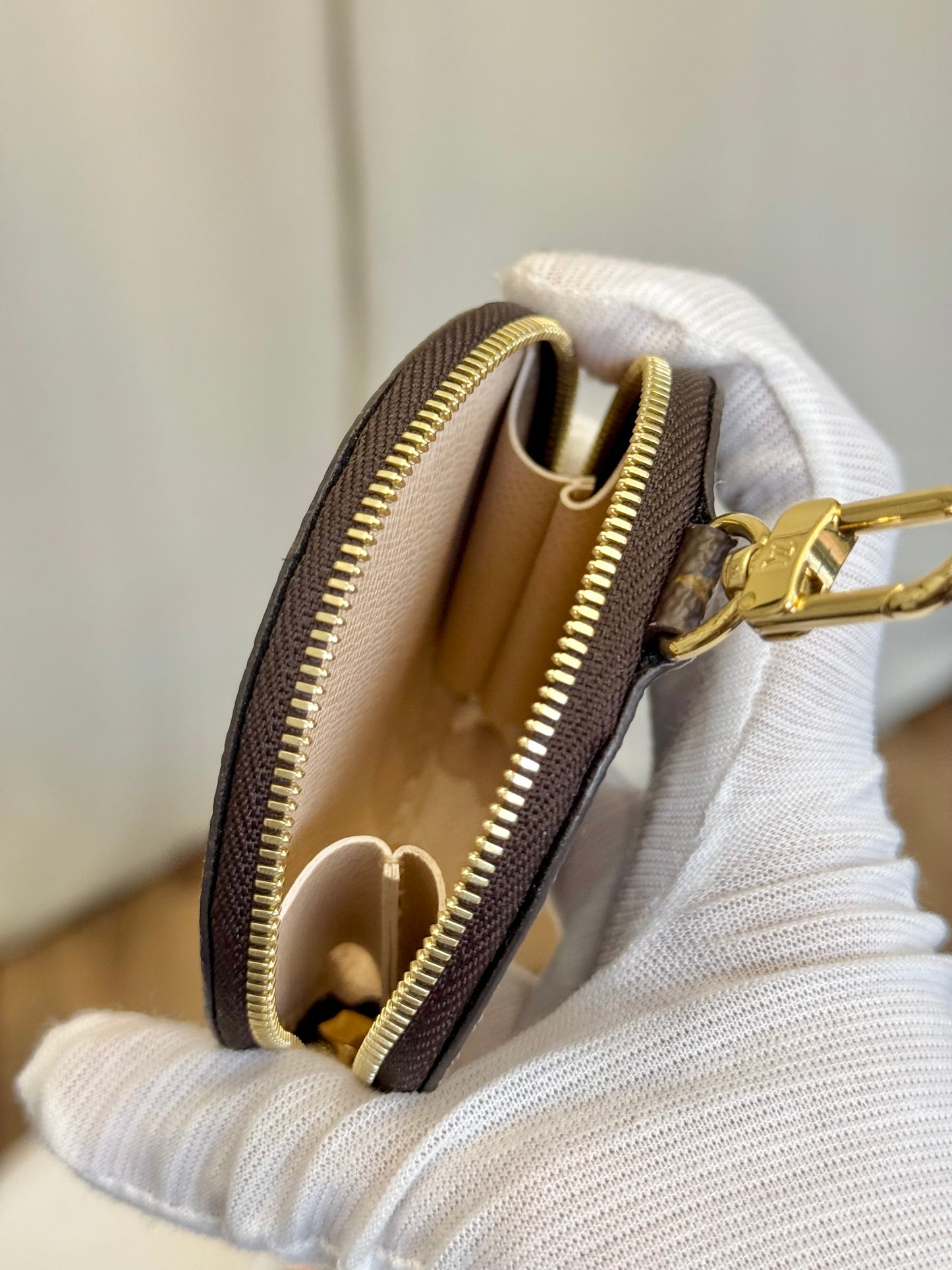 Louis Vuitton Round Coin Purse/Pouch Mono