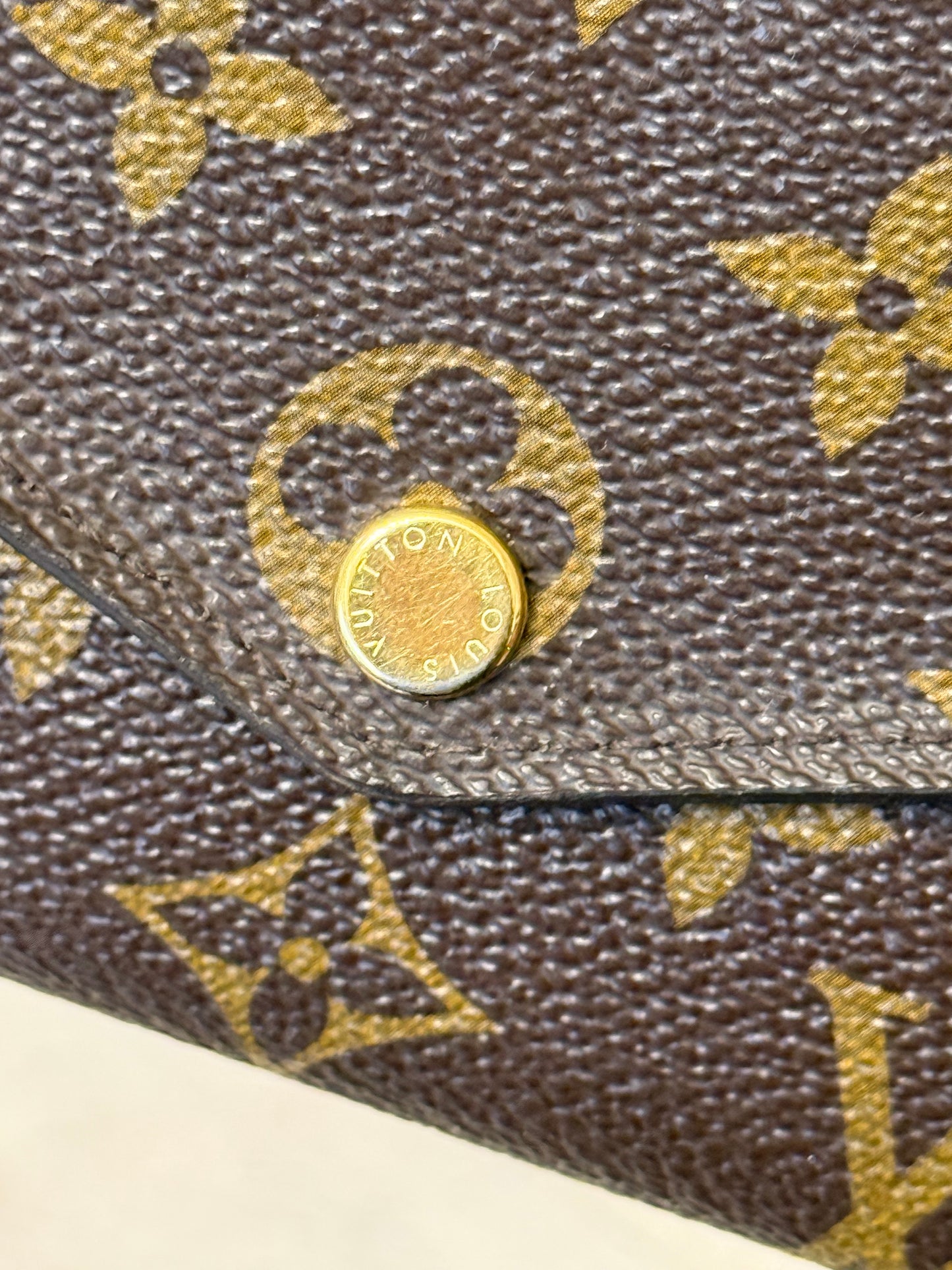 Louis Vuitton Sarah Wallet Mono Red