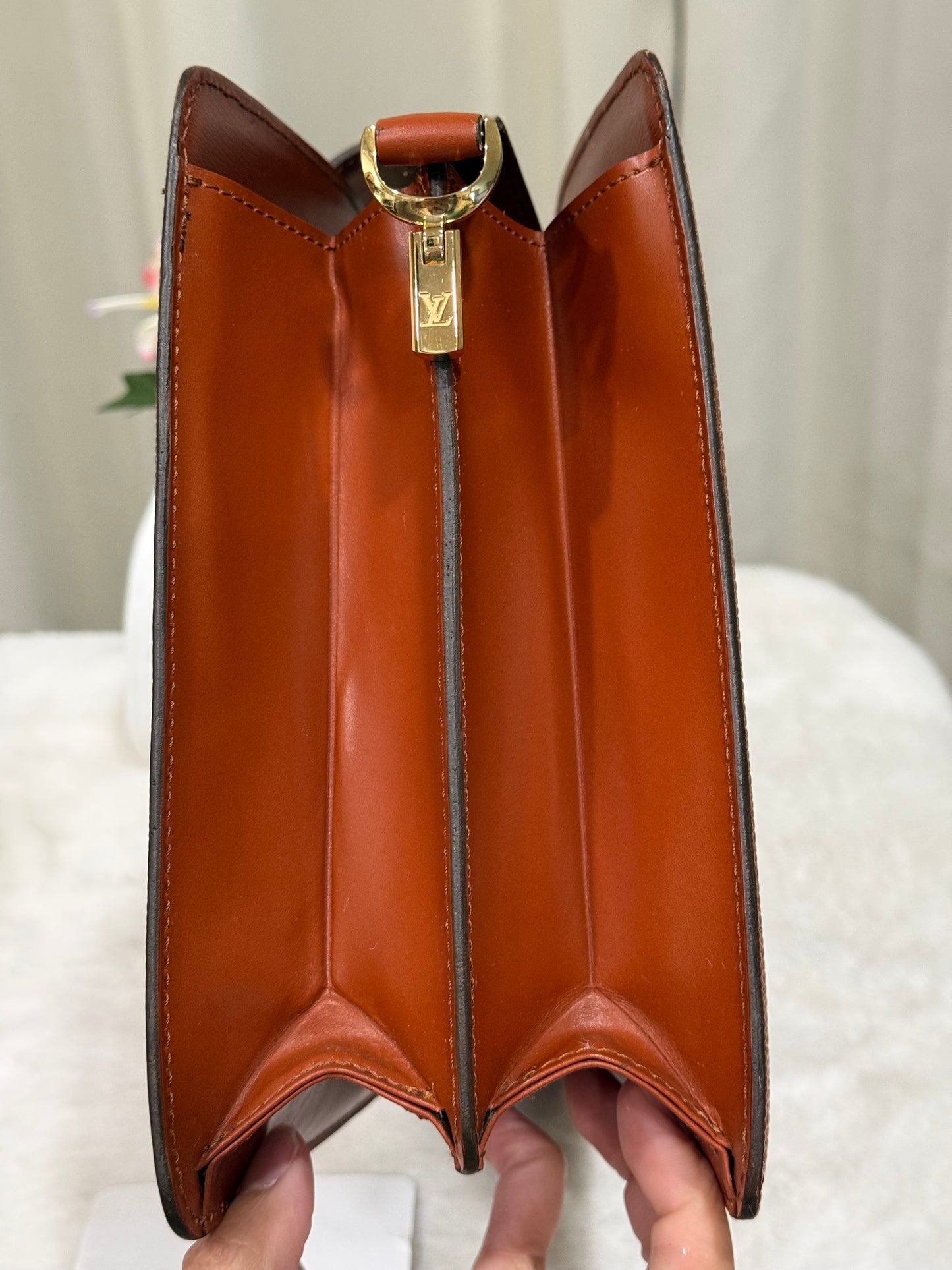 Louis Vuitton Capucines Epi Cognac/Fawn Crossbody
