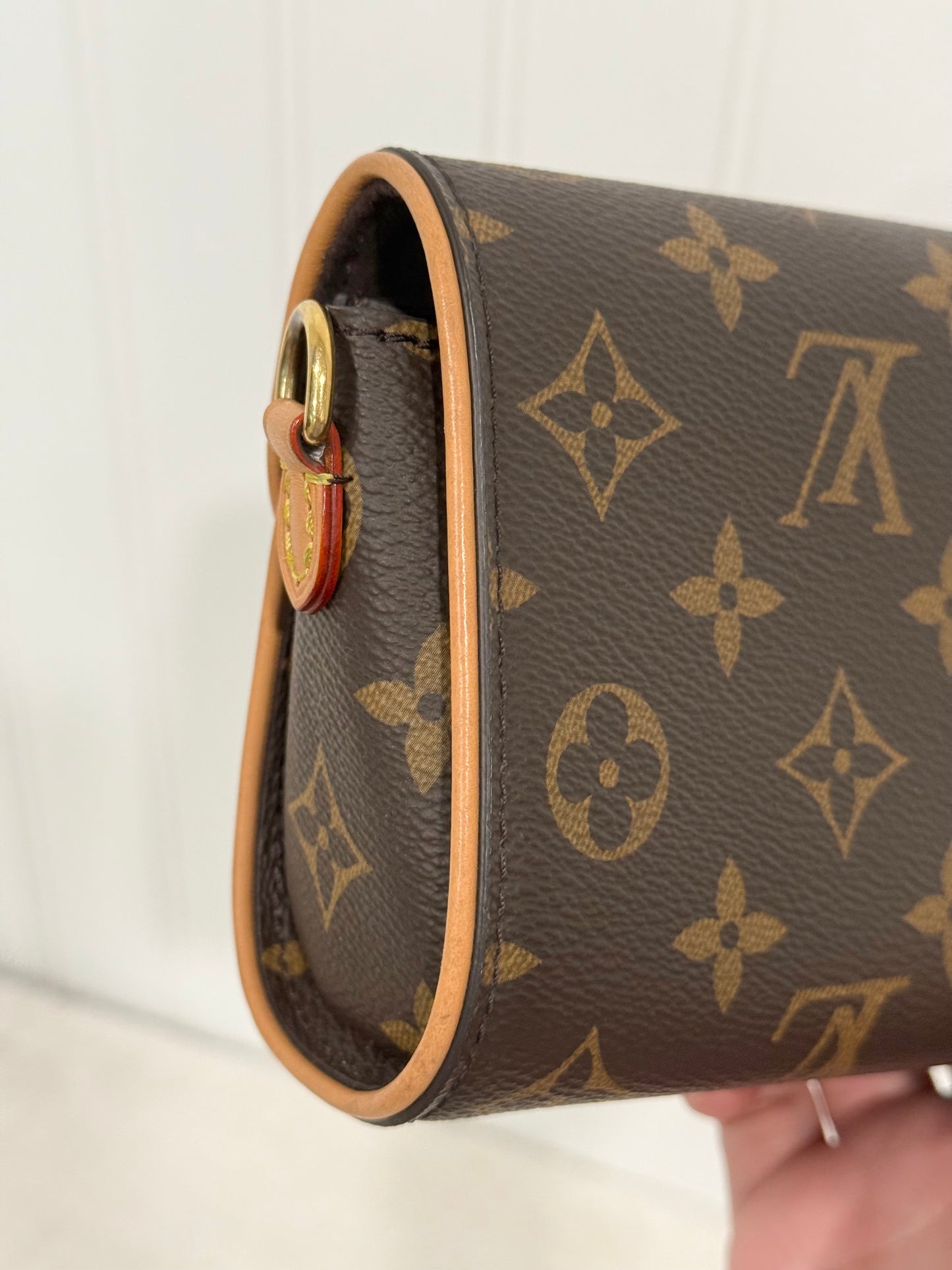 Louis Vuitton Pochette Camille