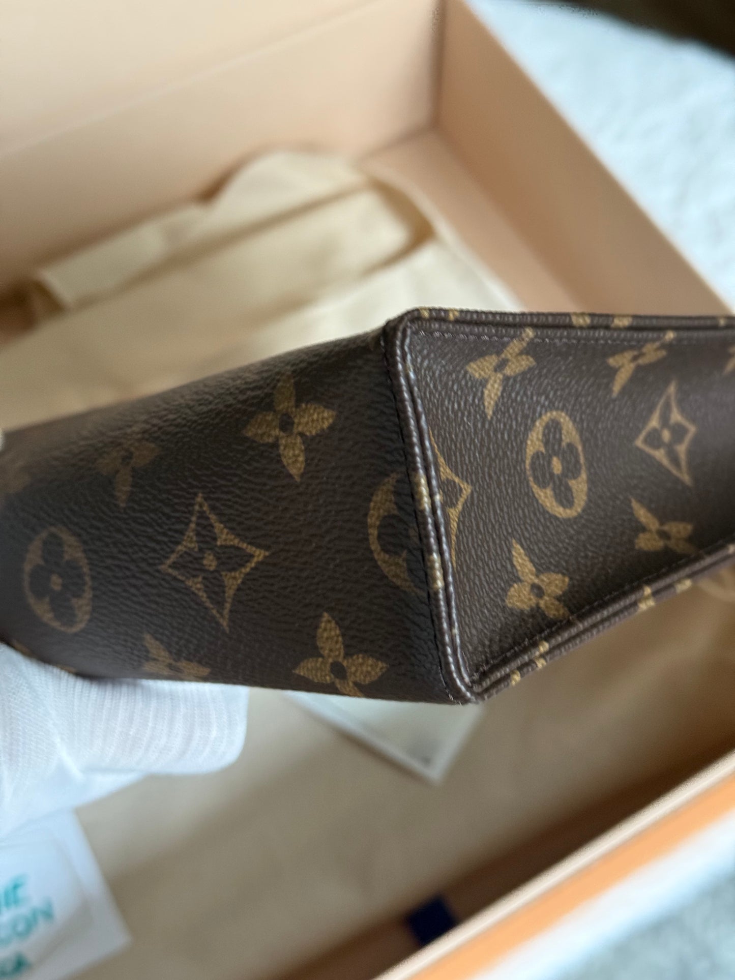 BRAND NEW Louis Vuitton Mono Toiletry 26 with Pink Interior