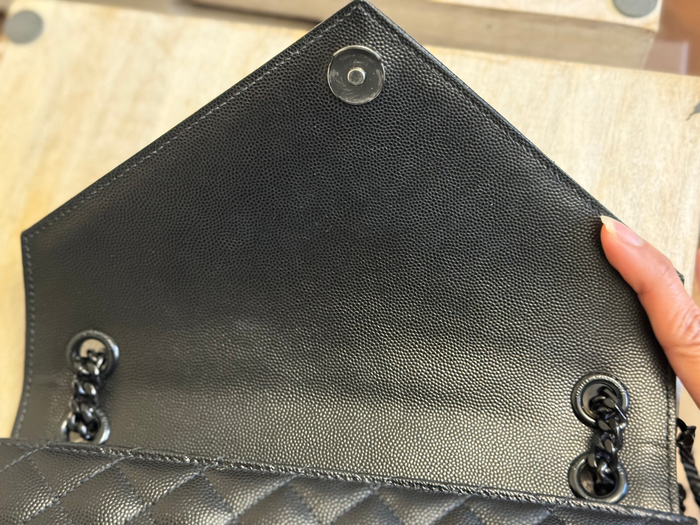 Yves Saint Laurent BLACK ENVELOPE MEDIUM IN QUILTED GRAIN DE POUDRE EMBOSSED LEATHER BLACK HW