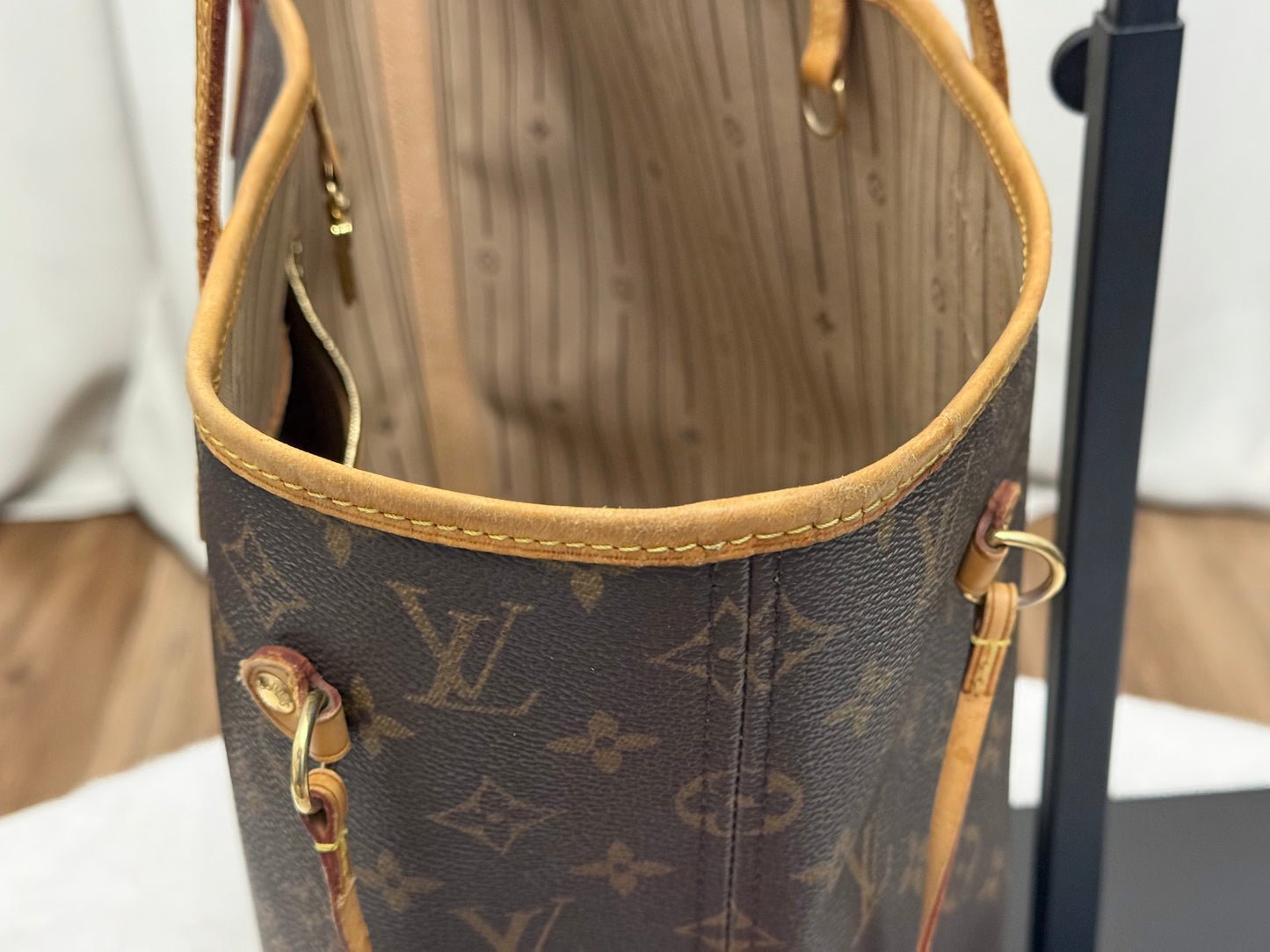 Louis Vuitton Neverfull MM Mono Beige