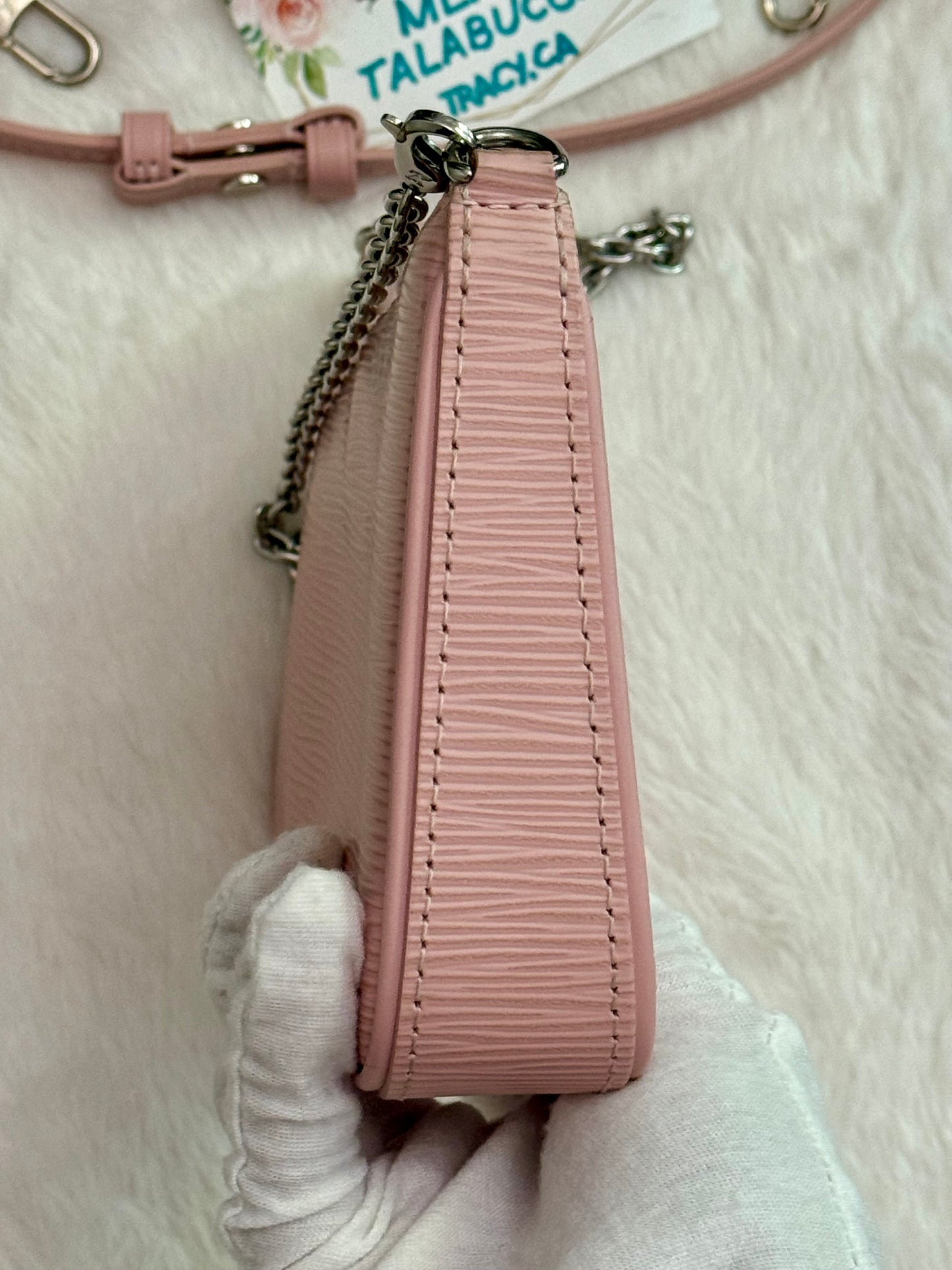 Louis Vuitton Easy Pouch on Strap Epi Rose Ballerine