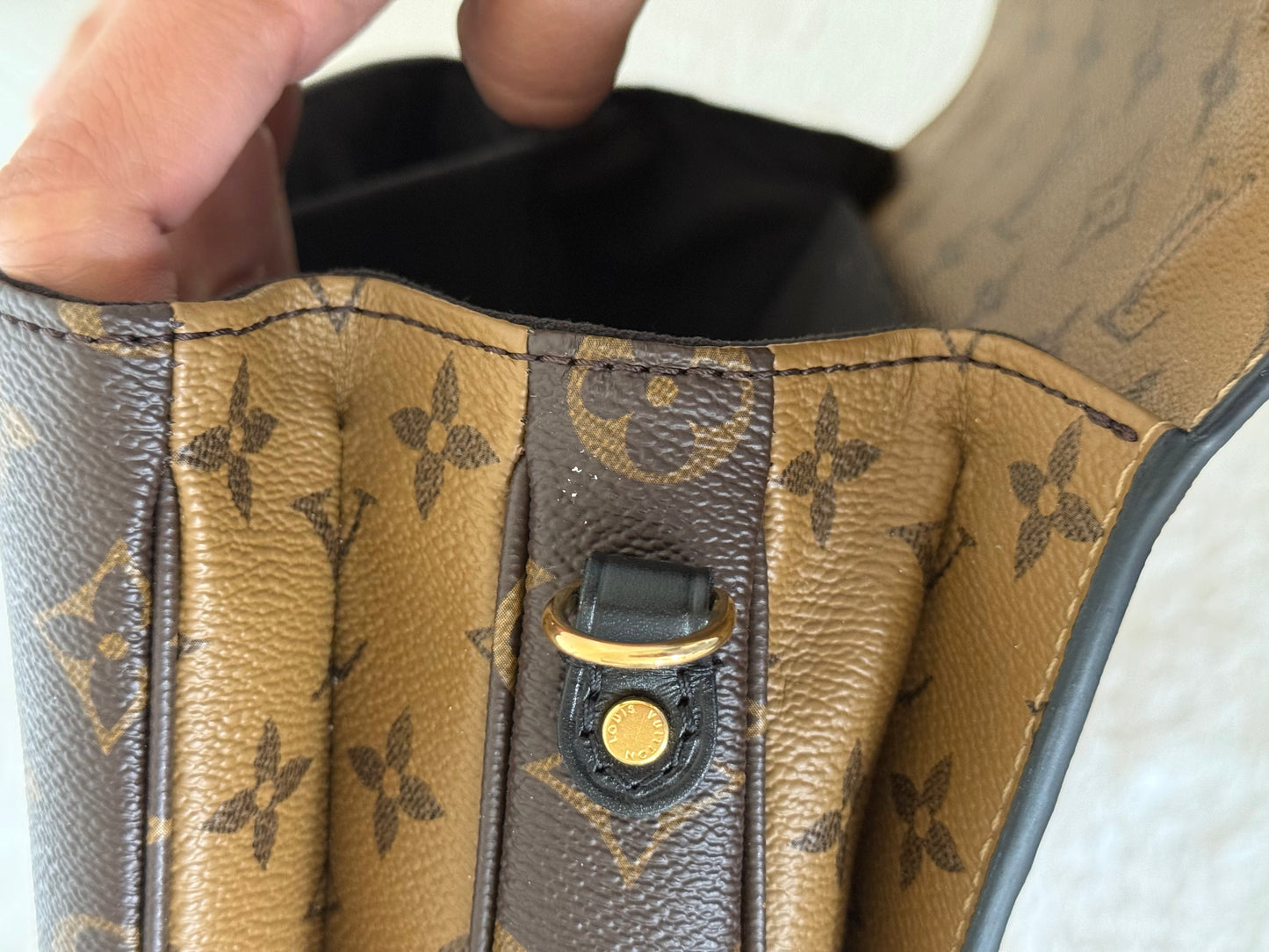 Louis Vuitton Pochette Metis Mono Reverse
