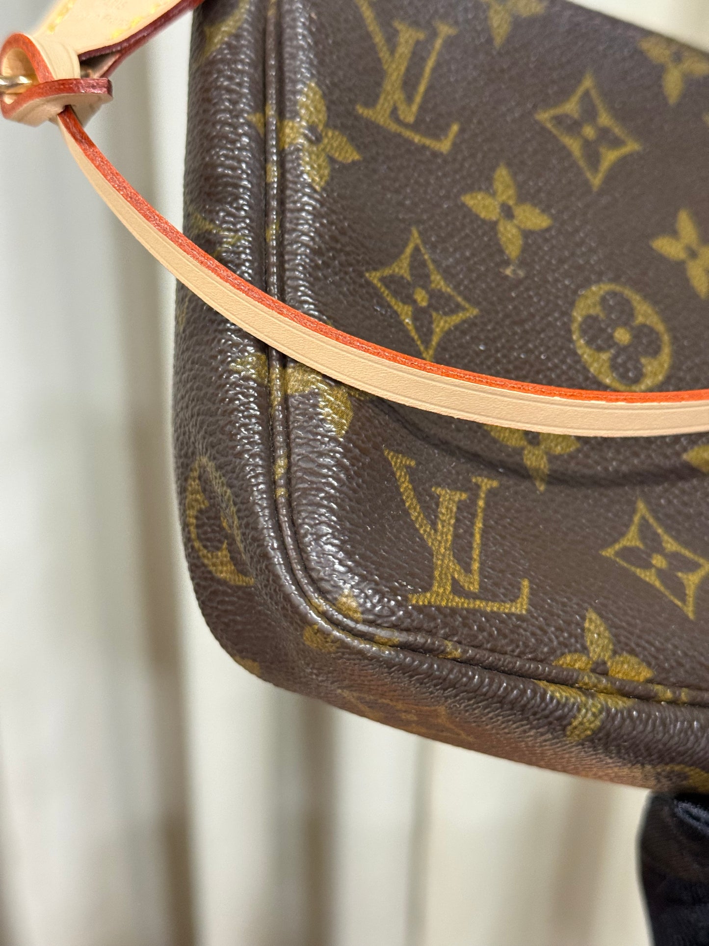 Louis Vuitton Pochette Accessoires Old Model Mono with new Leather and D-Rings