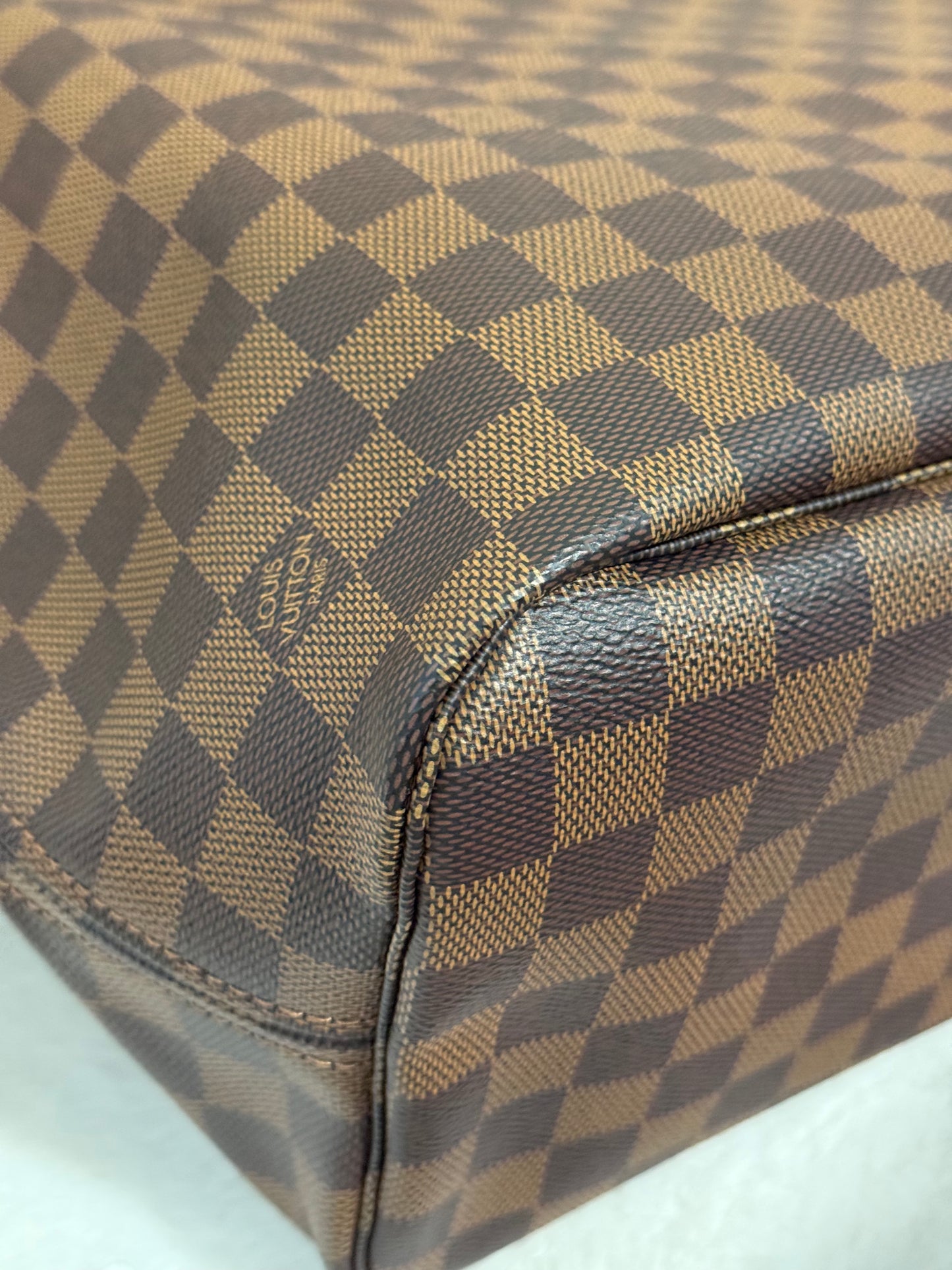 Louis Vuitton Neverfull MM Damier Ebene Cerise