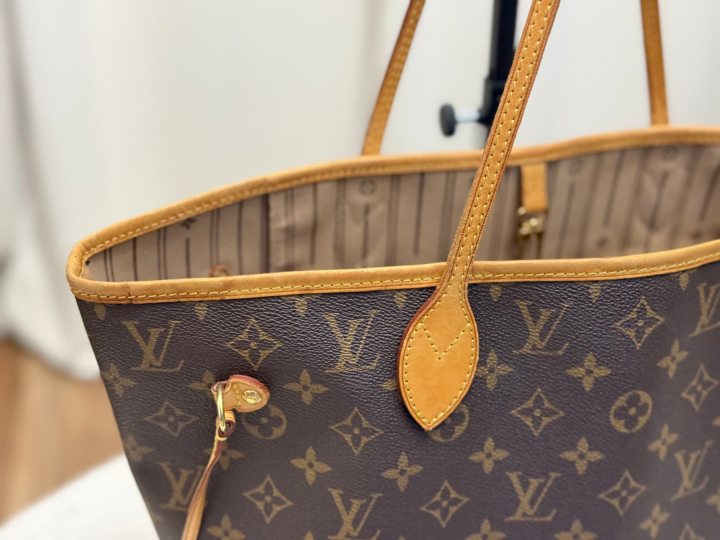 Louis Vuitton Neverfull MM Mono Beige