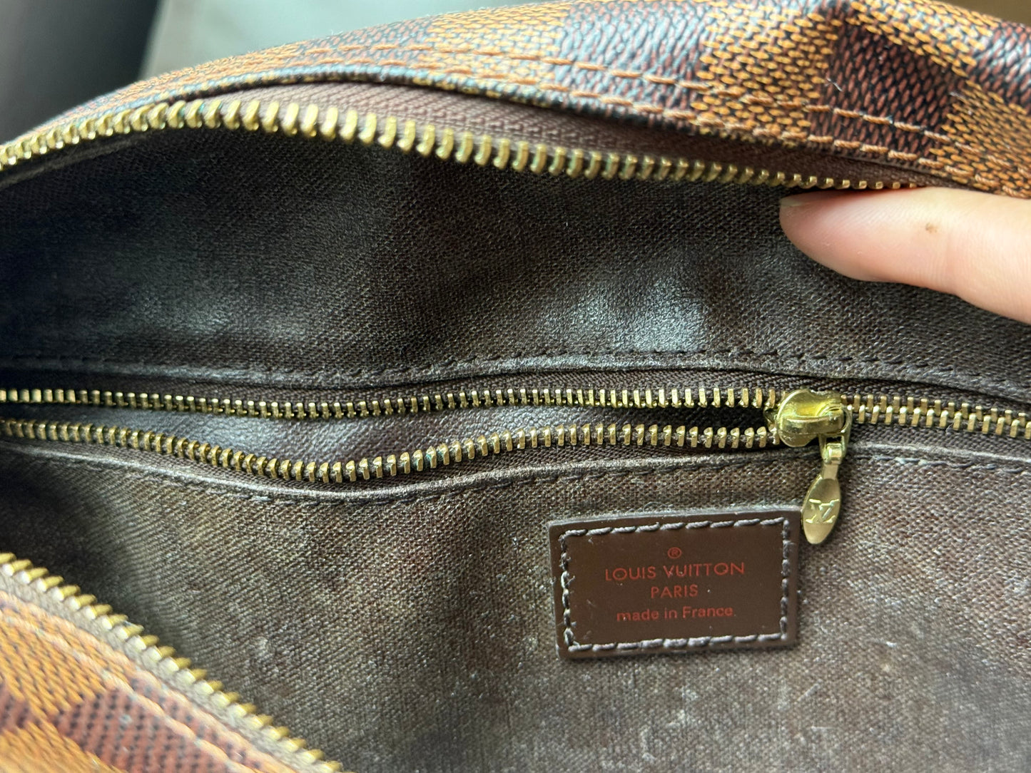 Louis Vuitton Trousse Toiletry 25 Damier Ebene