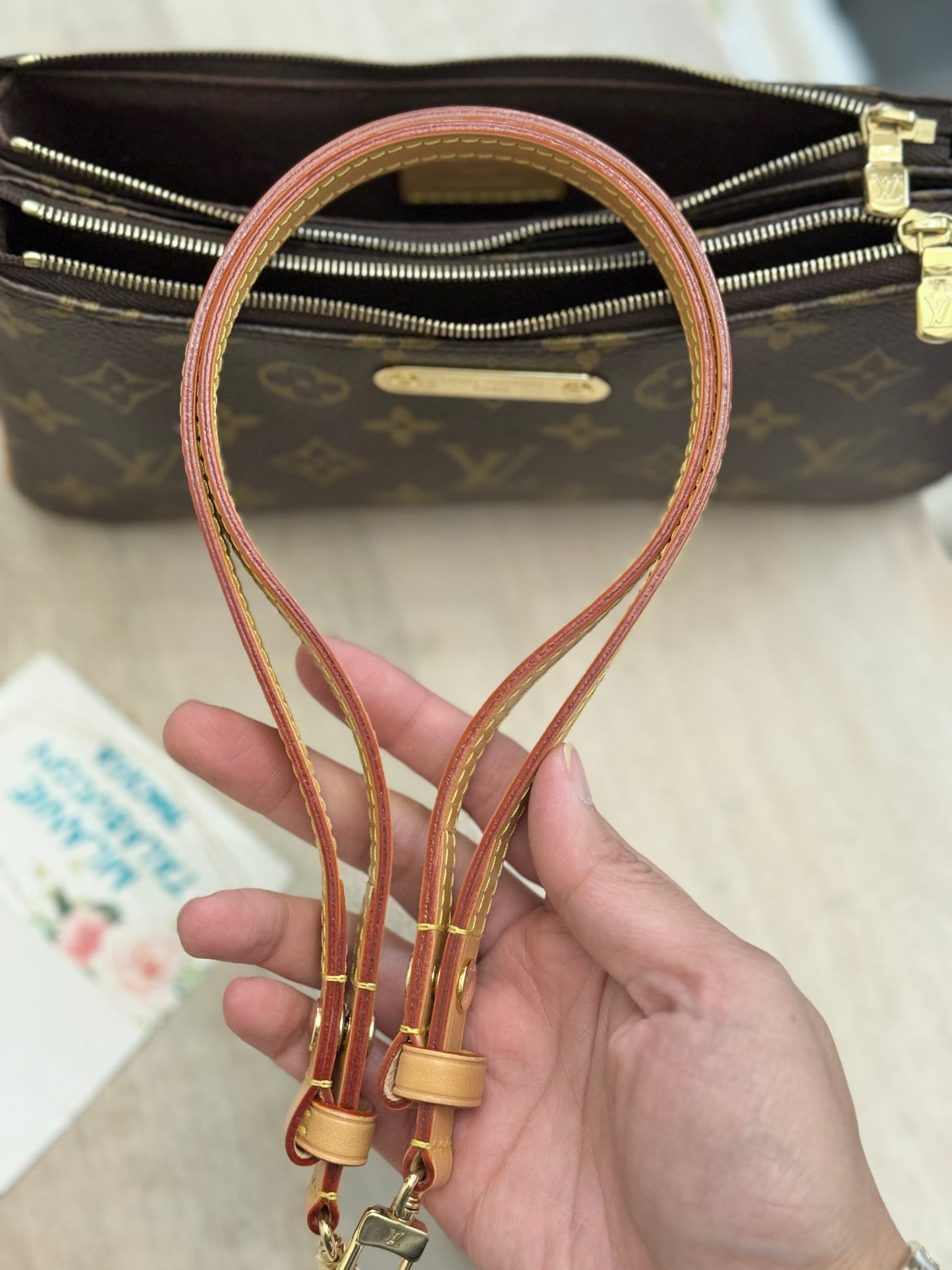 Louis Vuitton Pochette Liv Mono