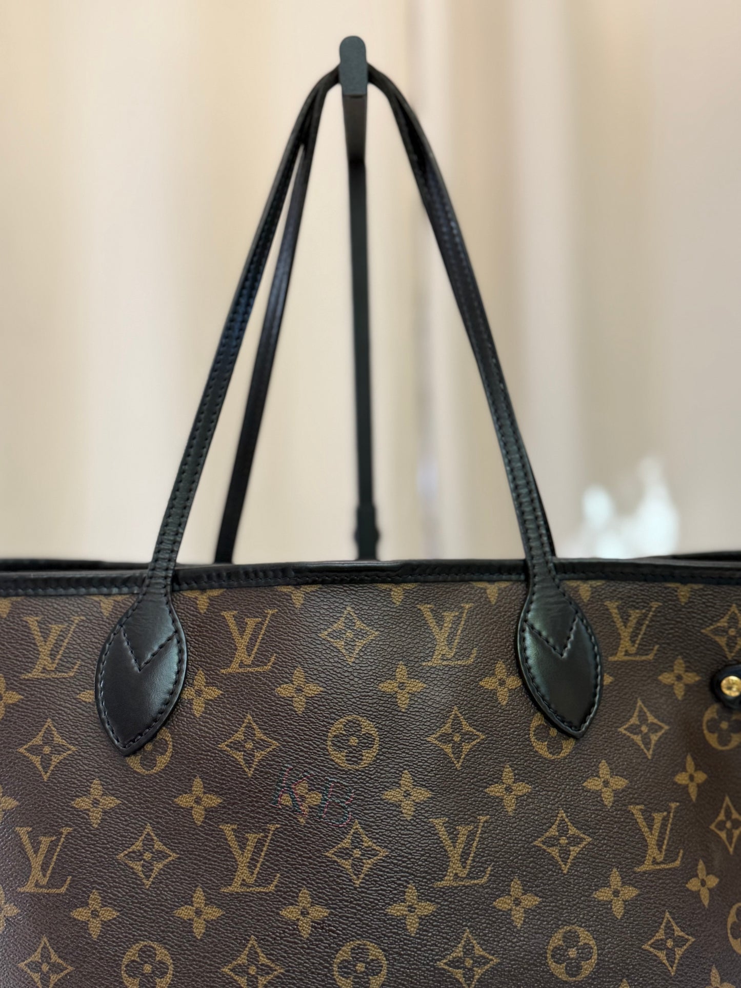 Louis Vuitton Neverfull MM World Tour Cerise