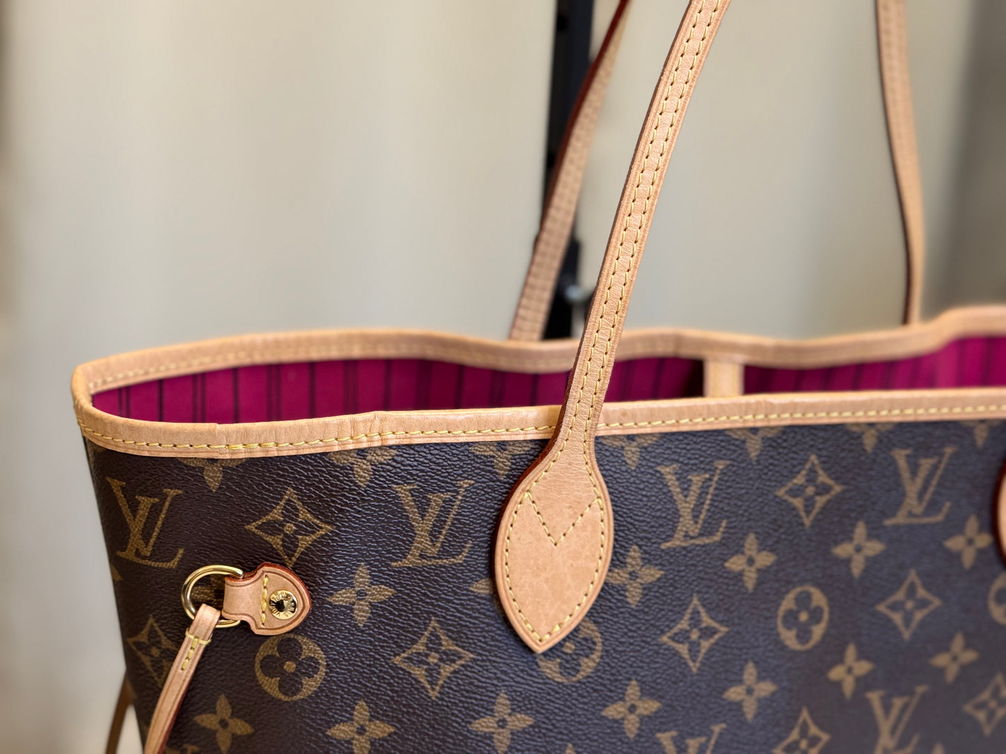 Louis Vuitton Neverfull MM Mono Pivoine Interior