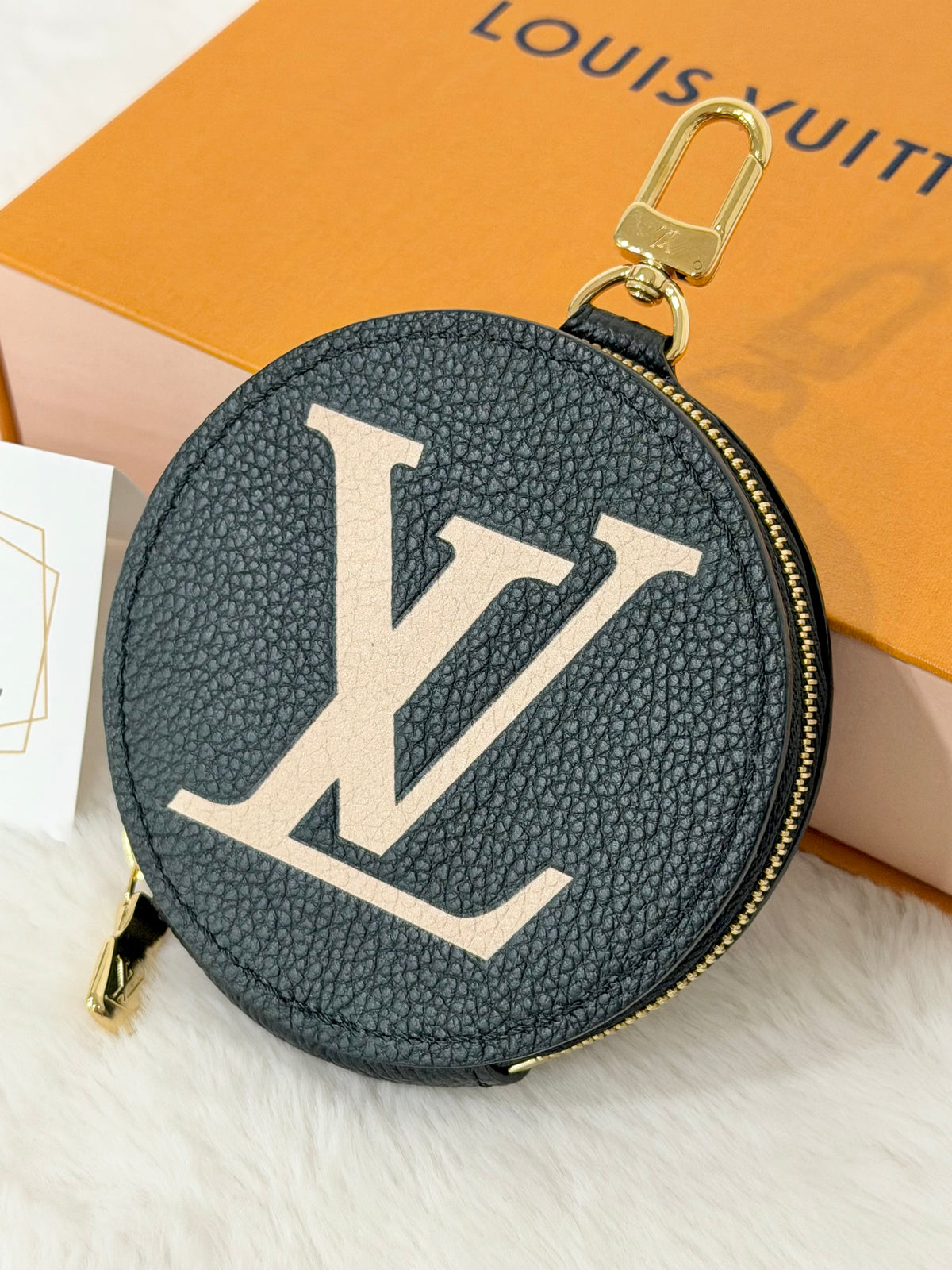 Louis Vuitton Round Coin Pouch Mono Giant Black/Creme