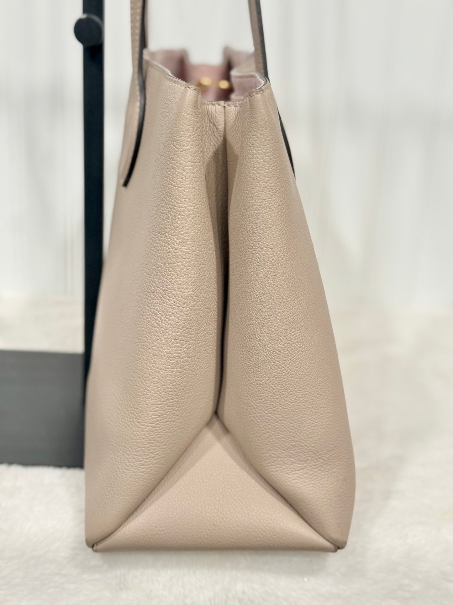 Louis Vuitton LockMe Shopper Greige