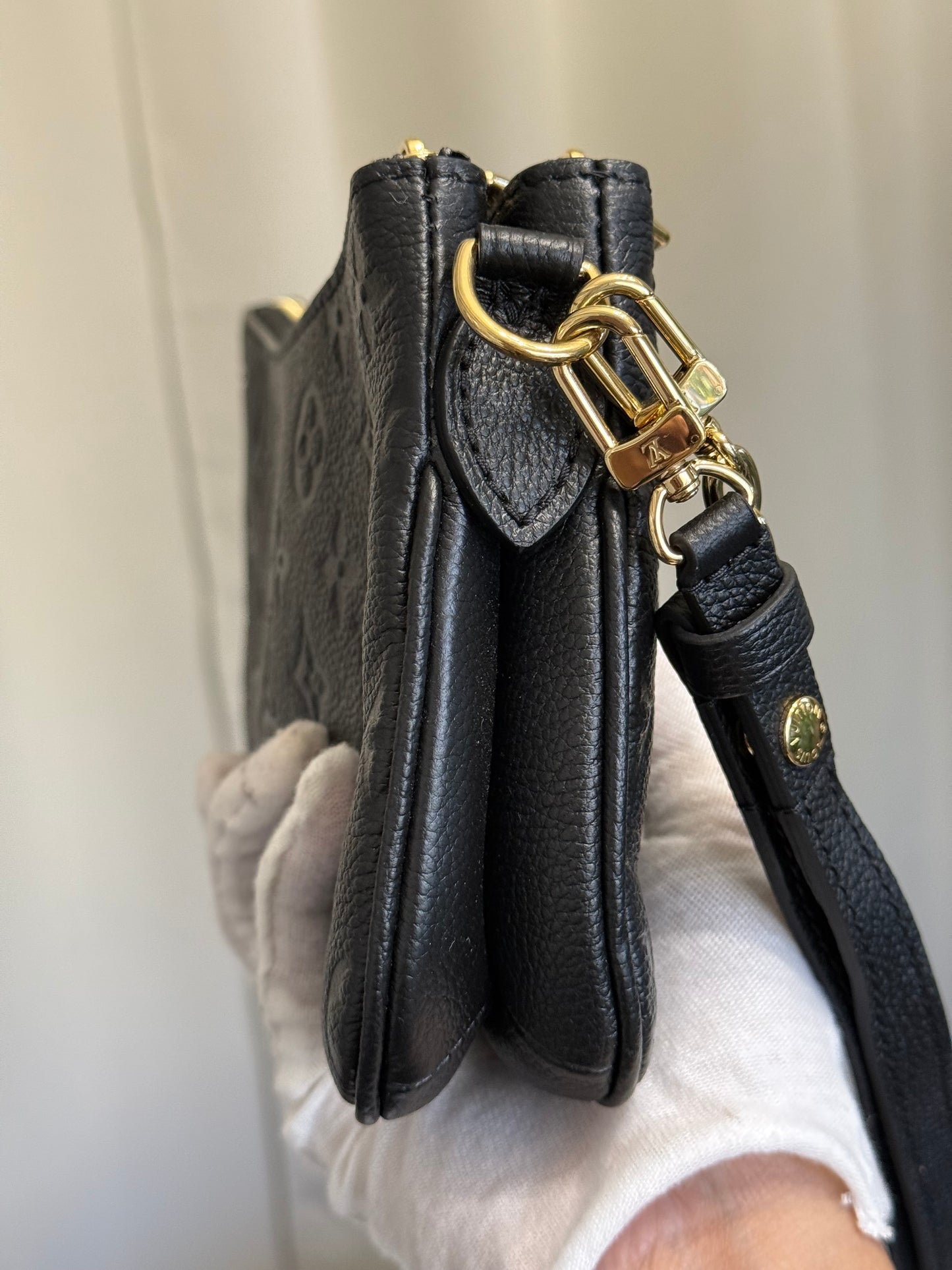 Louis Vuitton Liv Pochette Mono Empreinte Noir/Black