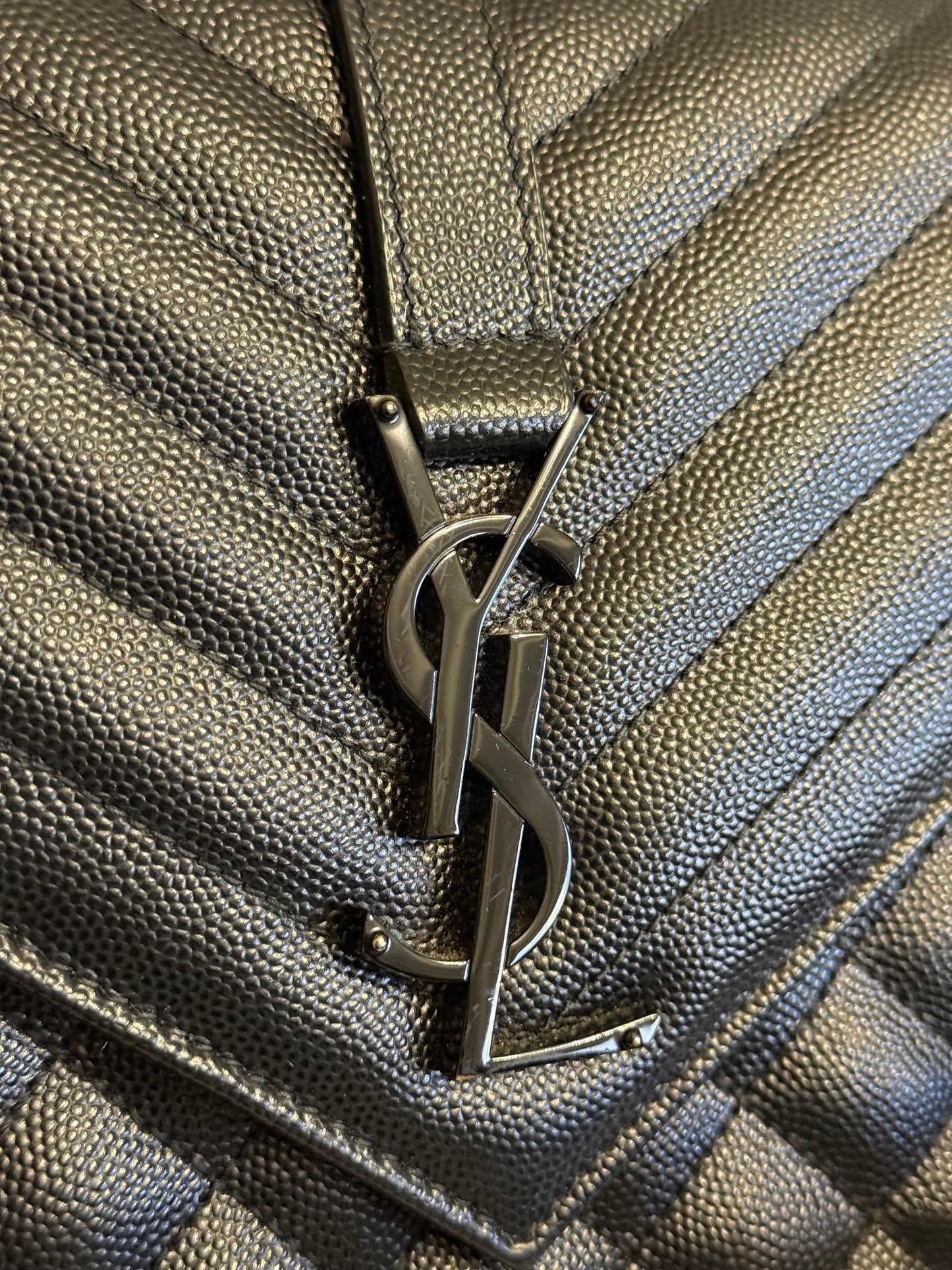 Yves Saint Laurent BLACK ENVELOPE MEDIUM IN QUILTED GRAIN DE POUDRE EMBOSSED LEATHER BLACK HW