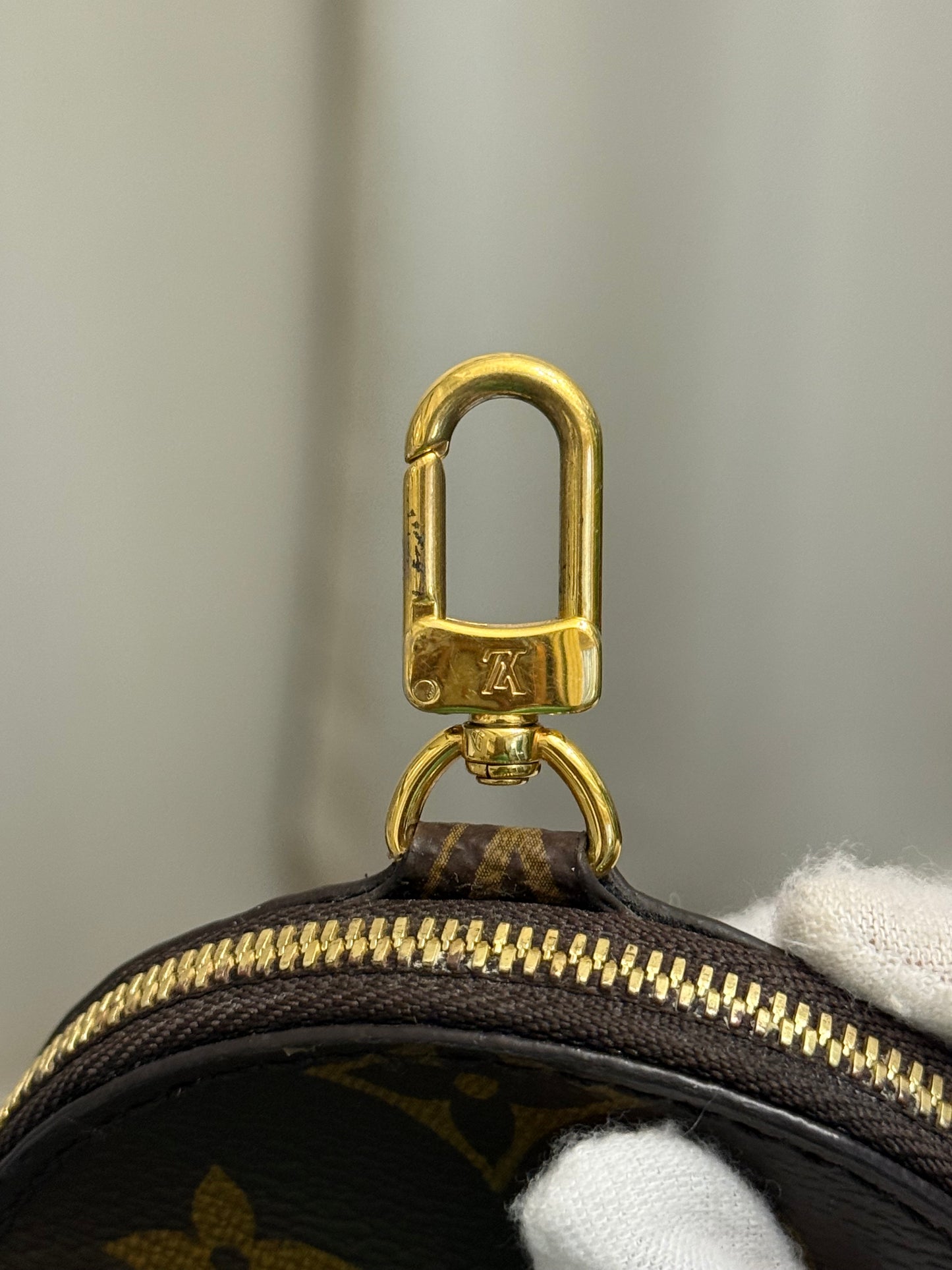 Louis Vuitton Round Coin Pouch Mono