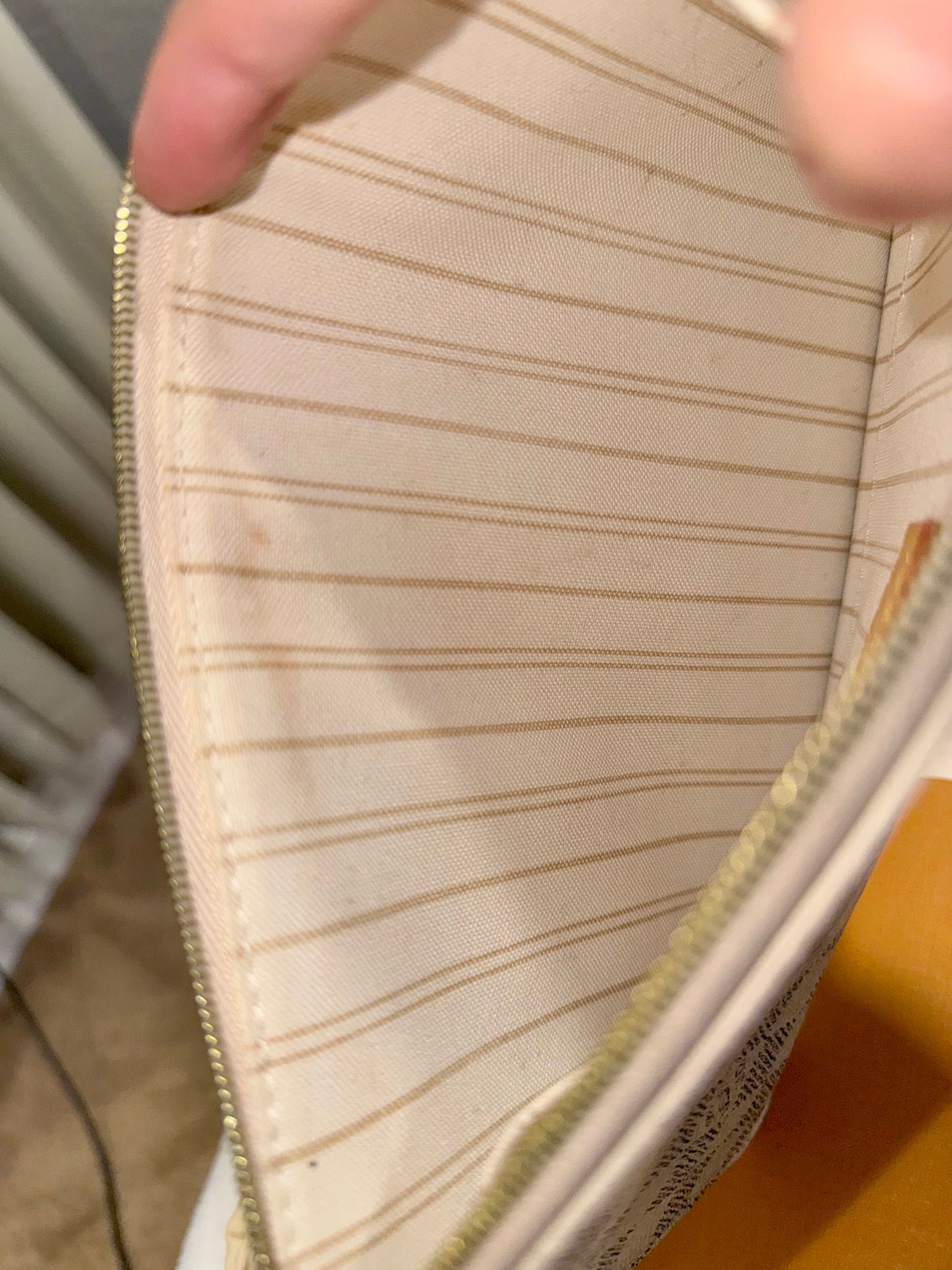 Louis Vuitton Neverfull MM/GM Damier Azur Beige