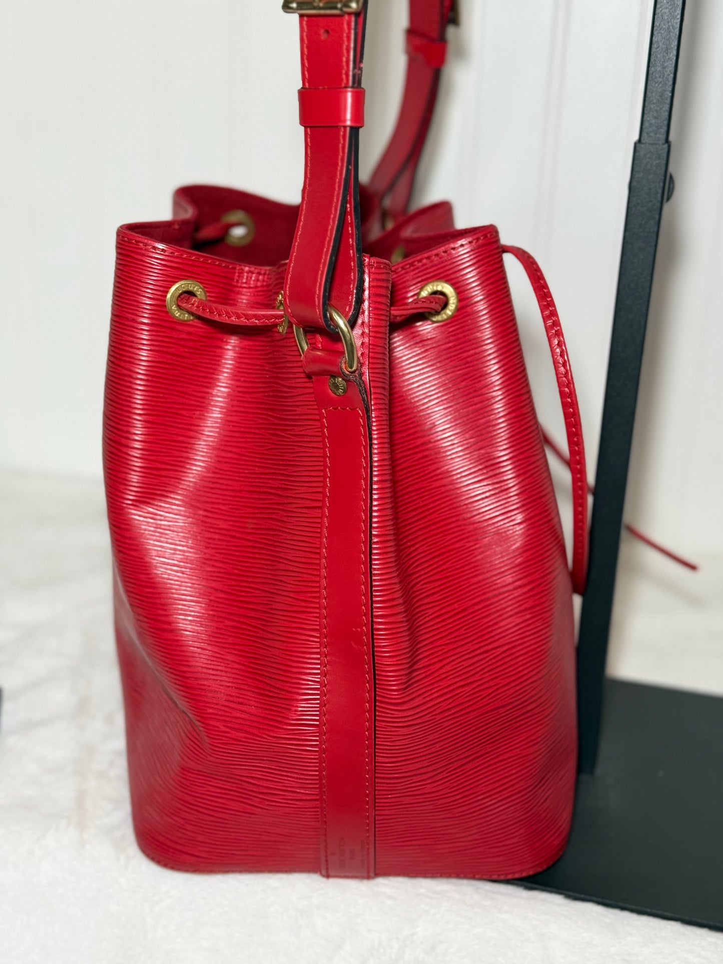 Louis Vuitton Red Epi Petit Noe
