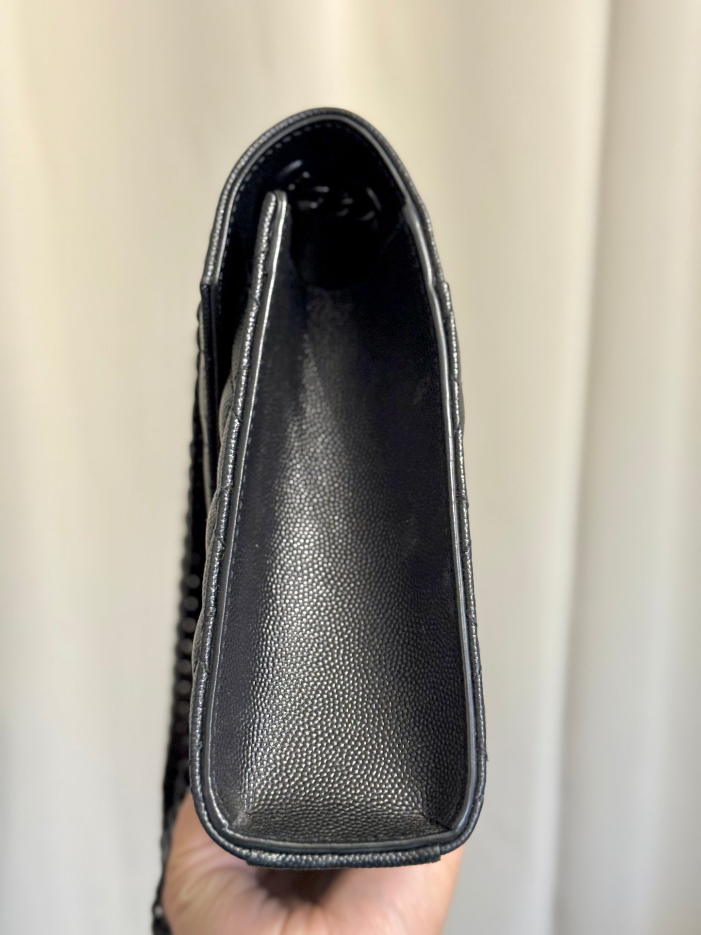 Yves Saint Laurent BLACK ENVELOPE MEDIUM IN QUILTED GRAIN DE POUDRE EMBOSSED LEATHER BLACK HW