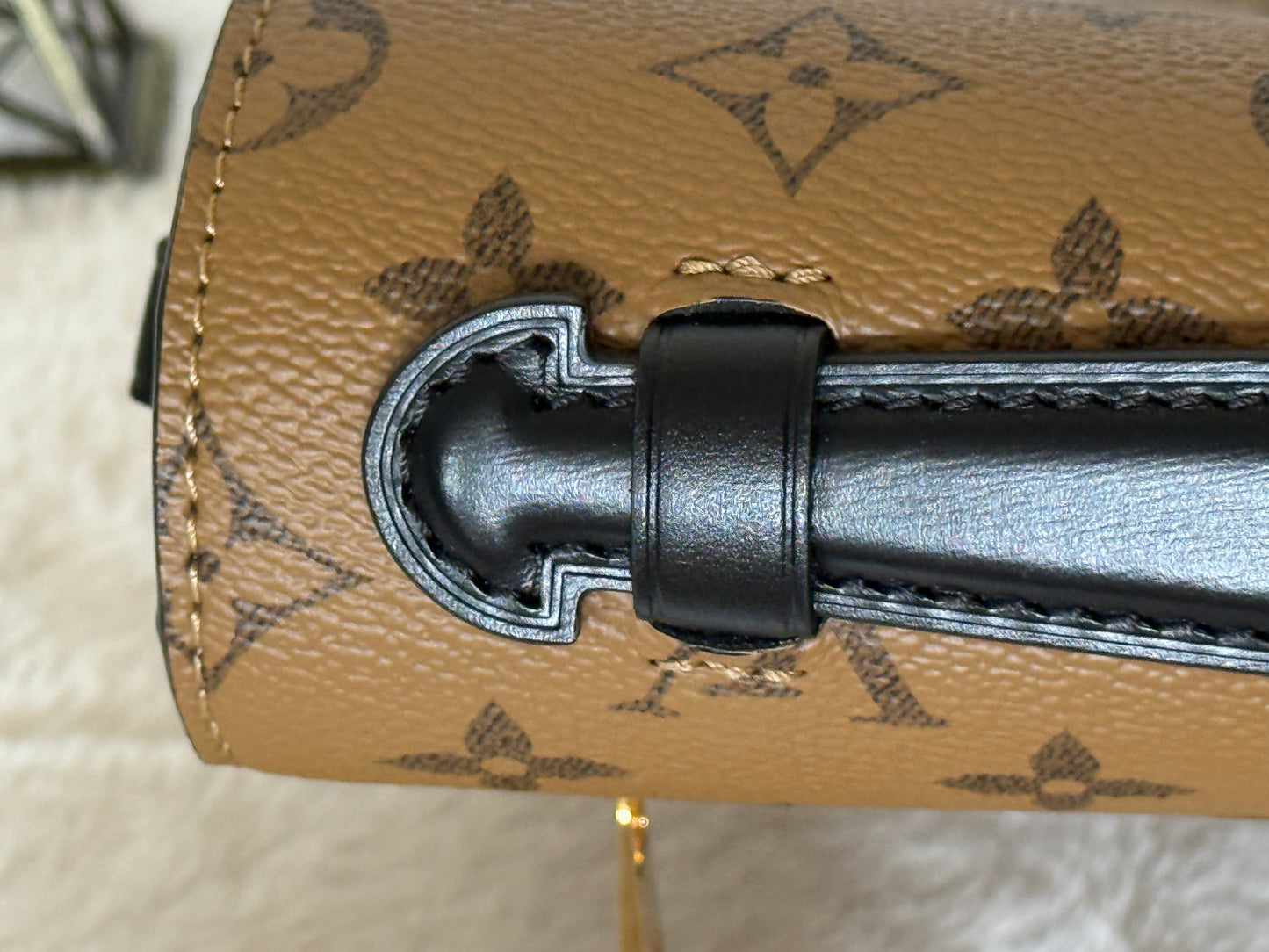 Louis Vuitton Pochette Metis Mono Reverse