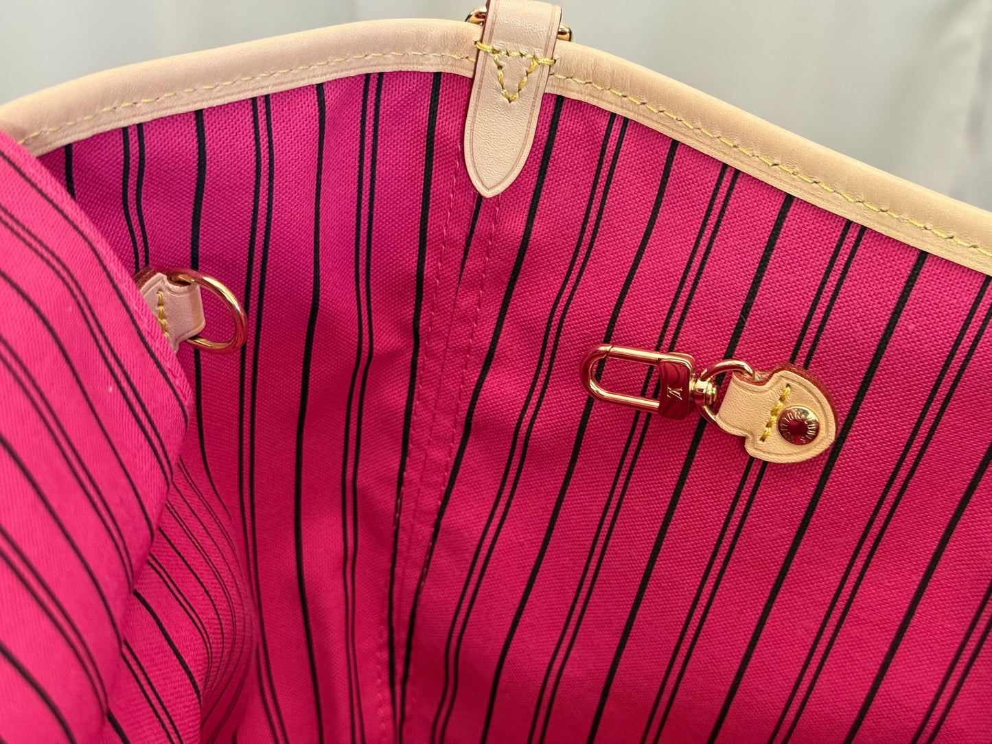 Louis Vuitton Neverfull Bandouliere Inside Out MM Mono Rose Pondichery
