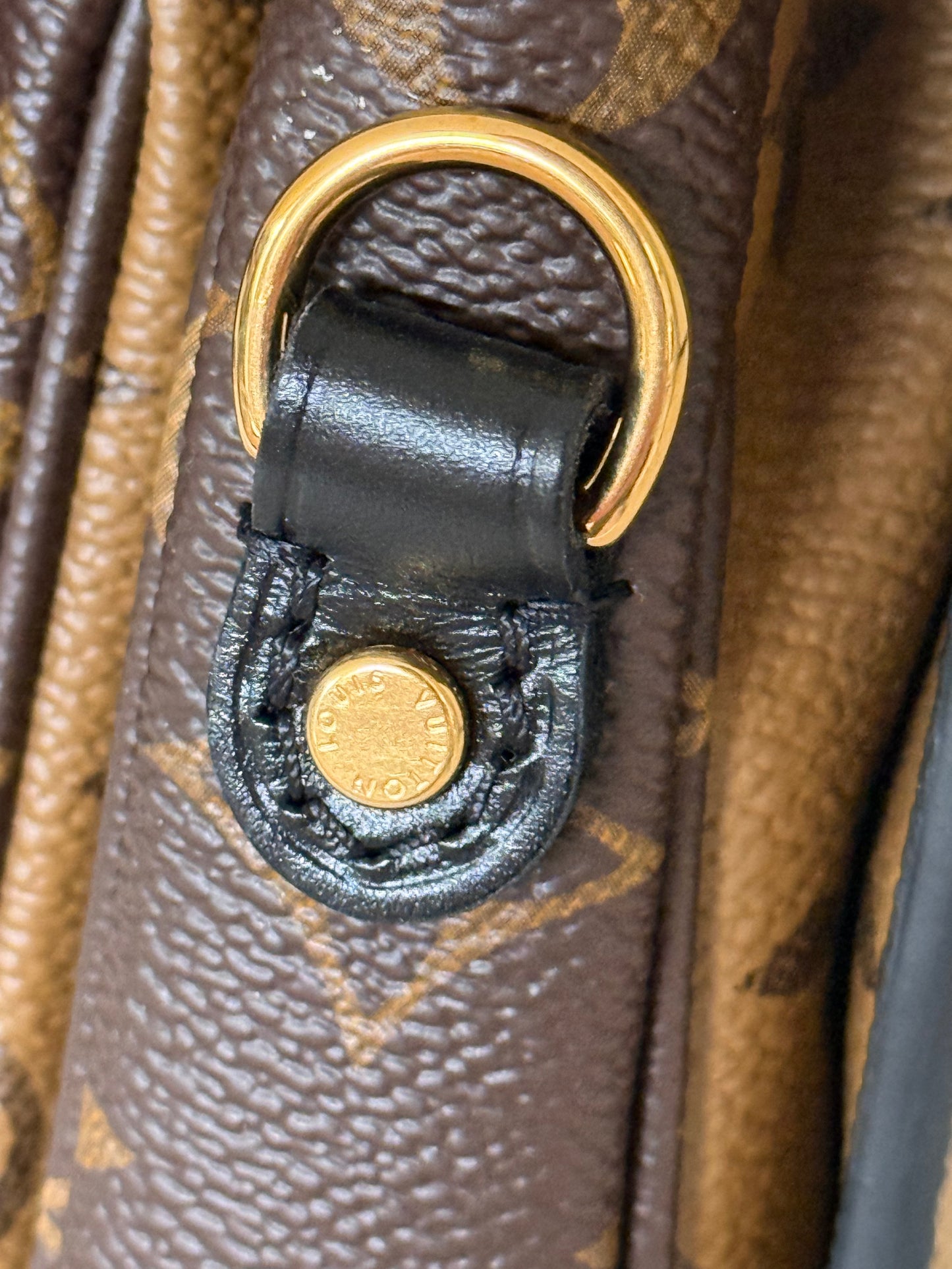 Louis Vuitton Pochette Metis Mono Reverse