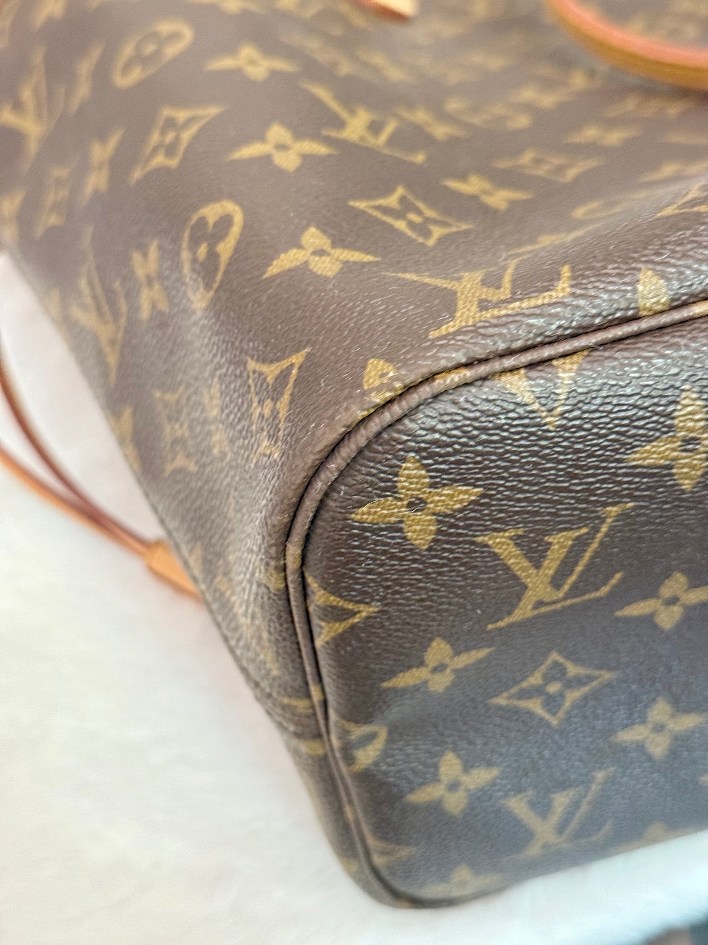 Louis Vuitton Neverfull MM Mono Cerise