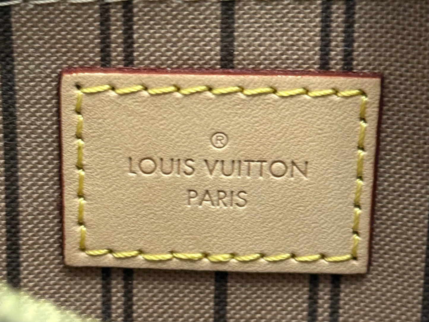 Louis Vuitton Neverfull MM Mono Bag and Pouch Set