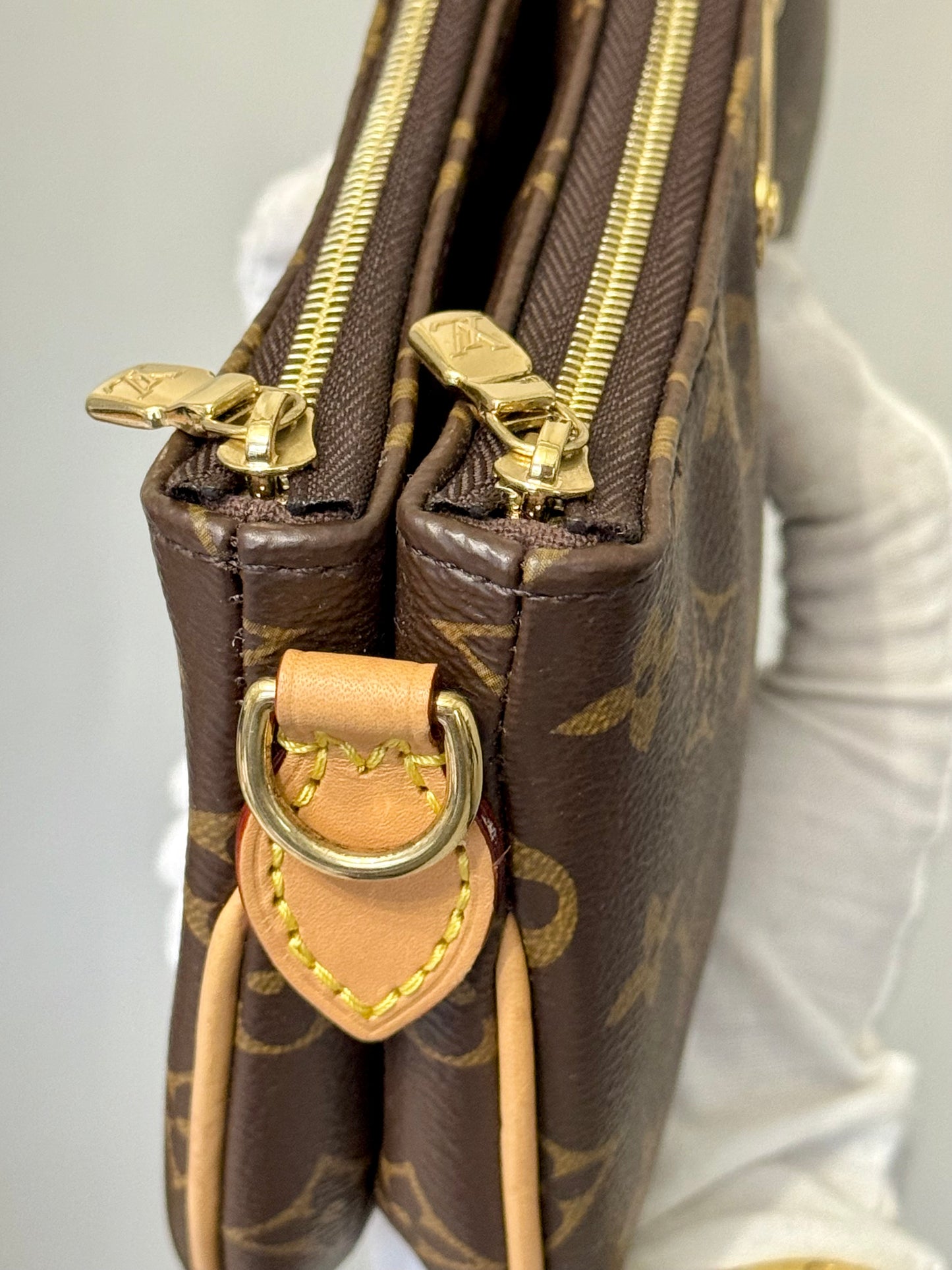 Louis Vuitton Pochette Liv Mono