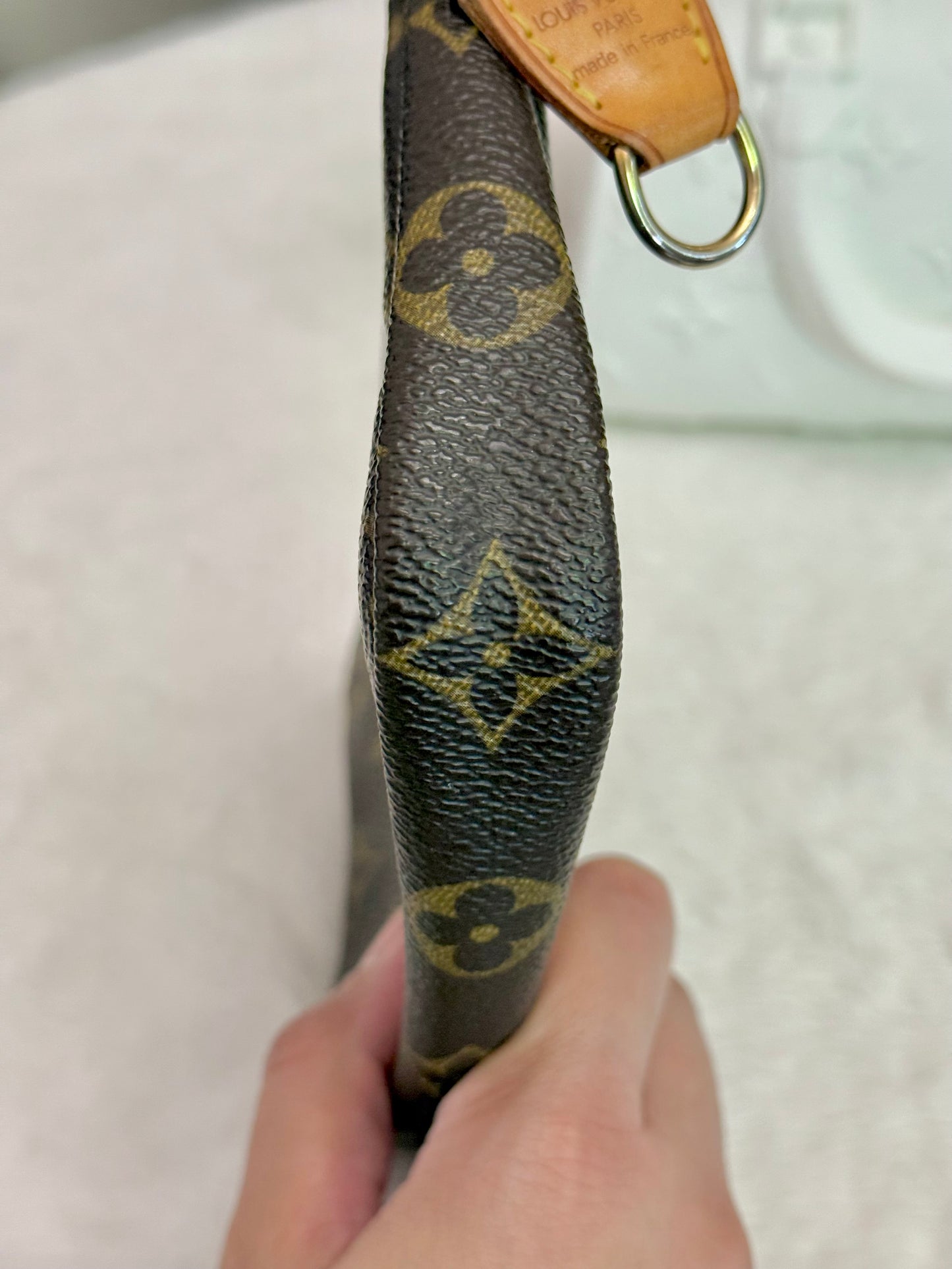 Louis Vuitton Bucket Pochette Mono