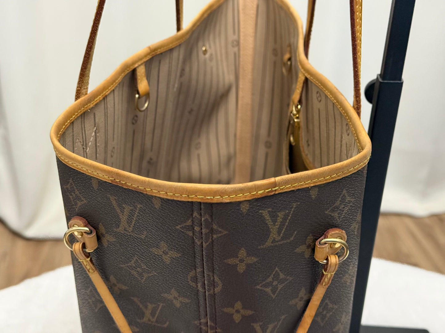 Louis Vuitton Neverfull MM Mono Beige