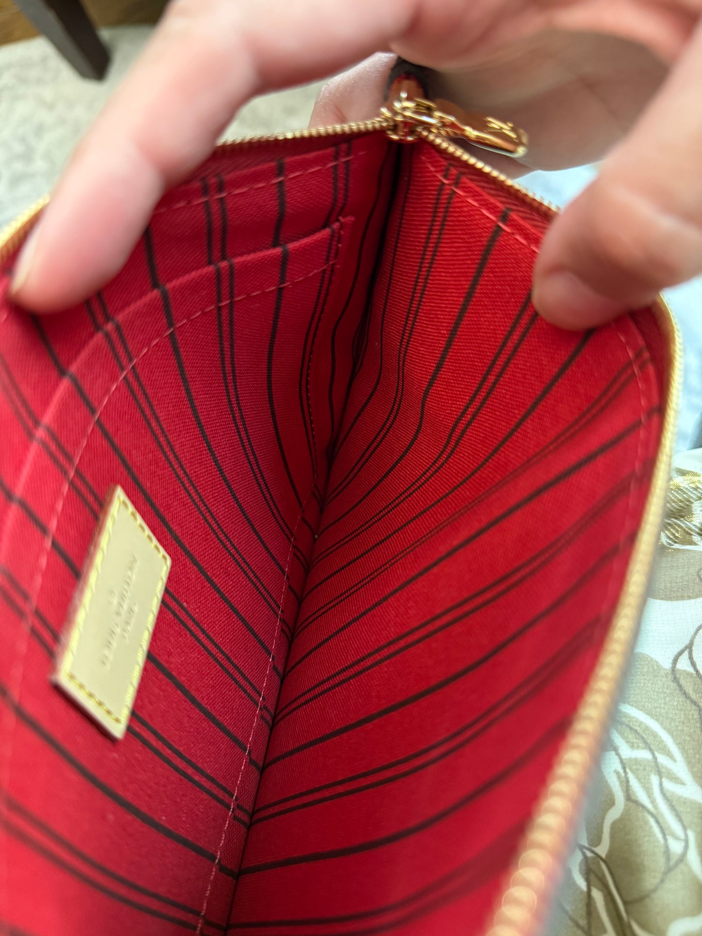 Louis Vuitton Neverfull MM Pouch Mono Cerise