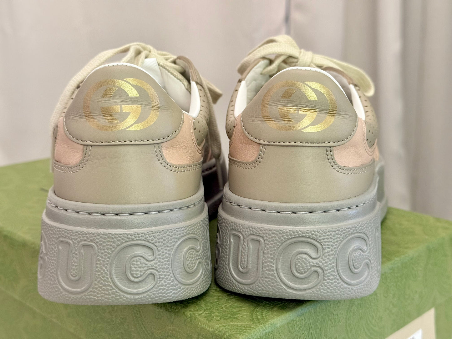 Gucci Oatmeal Light Pink GG Supreme Women's Sneakers Size 37.5