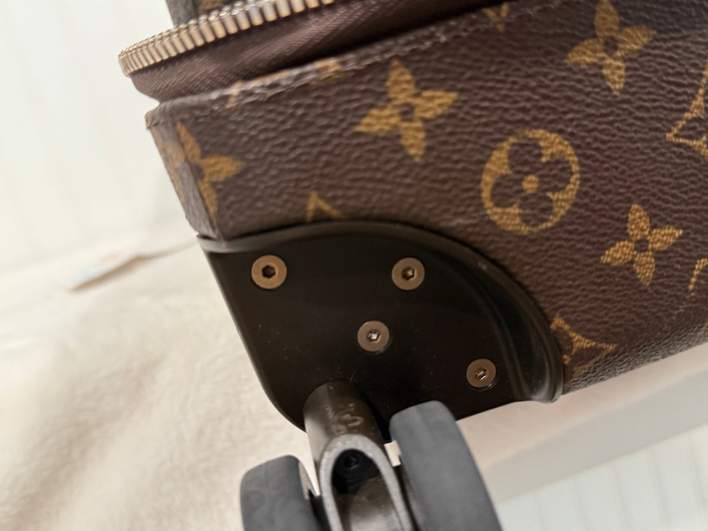Louis Vuitton Horizon 55 Mono