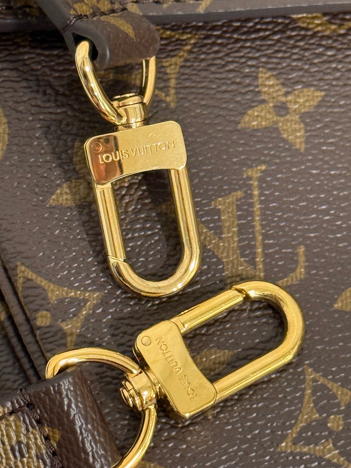 Louis Vuitton Pochette Metis Mono