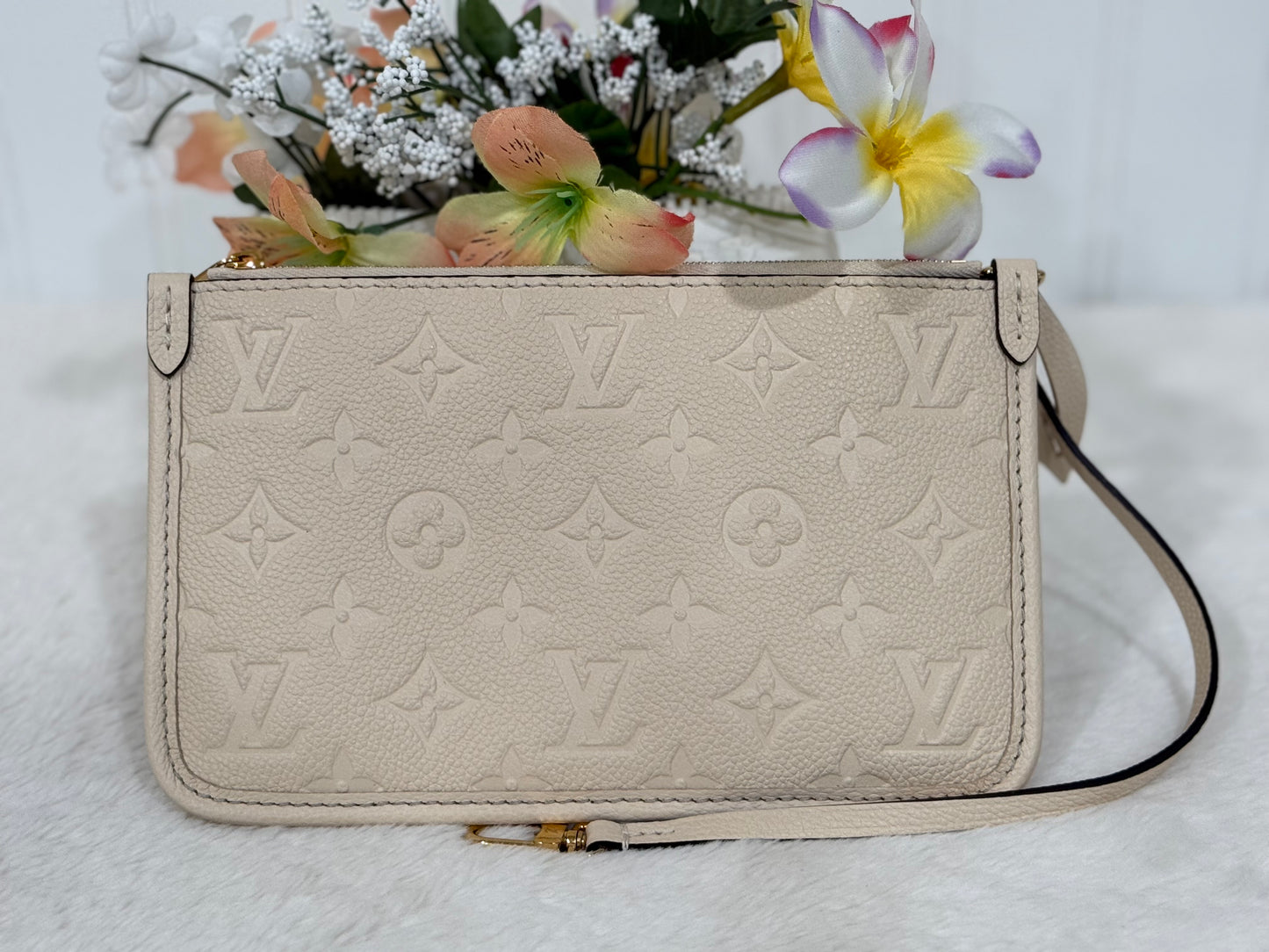 Louis Vuitton Carryall PM Creme