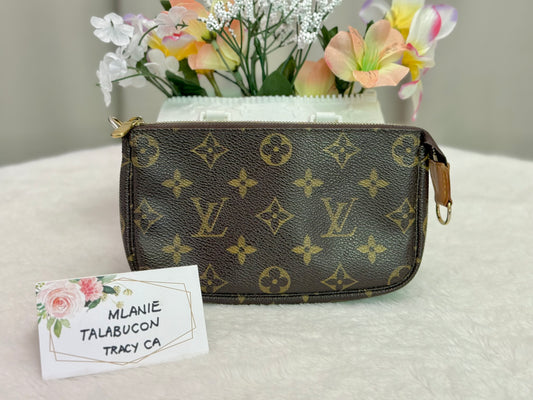 Louis Vuitton Bucket Pochette Mono