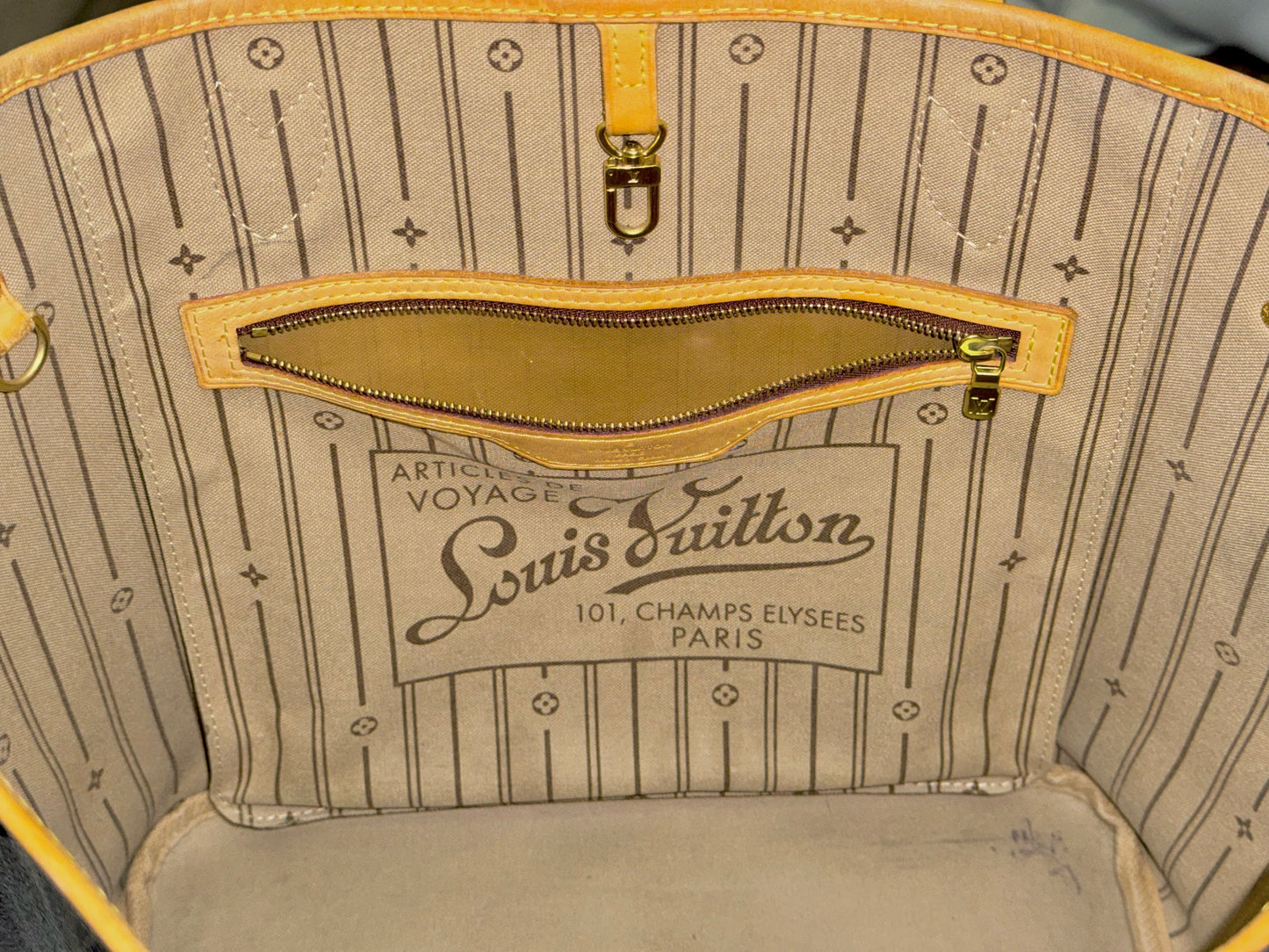 Louis Vuitton Neverfull MM Mono Beige