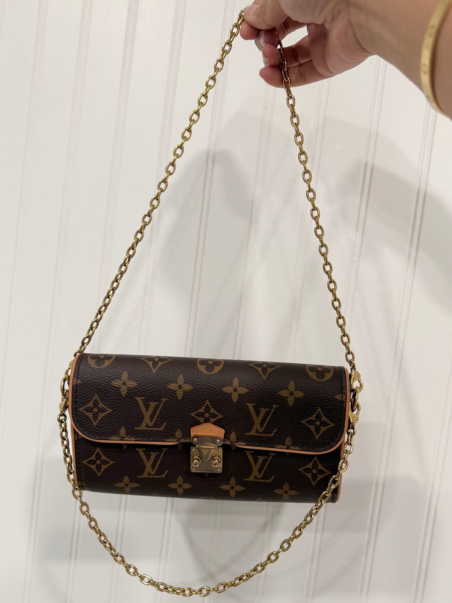 Louis Vuitton Pochette Camille