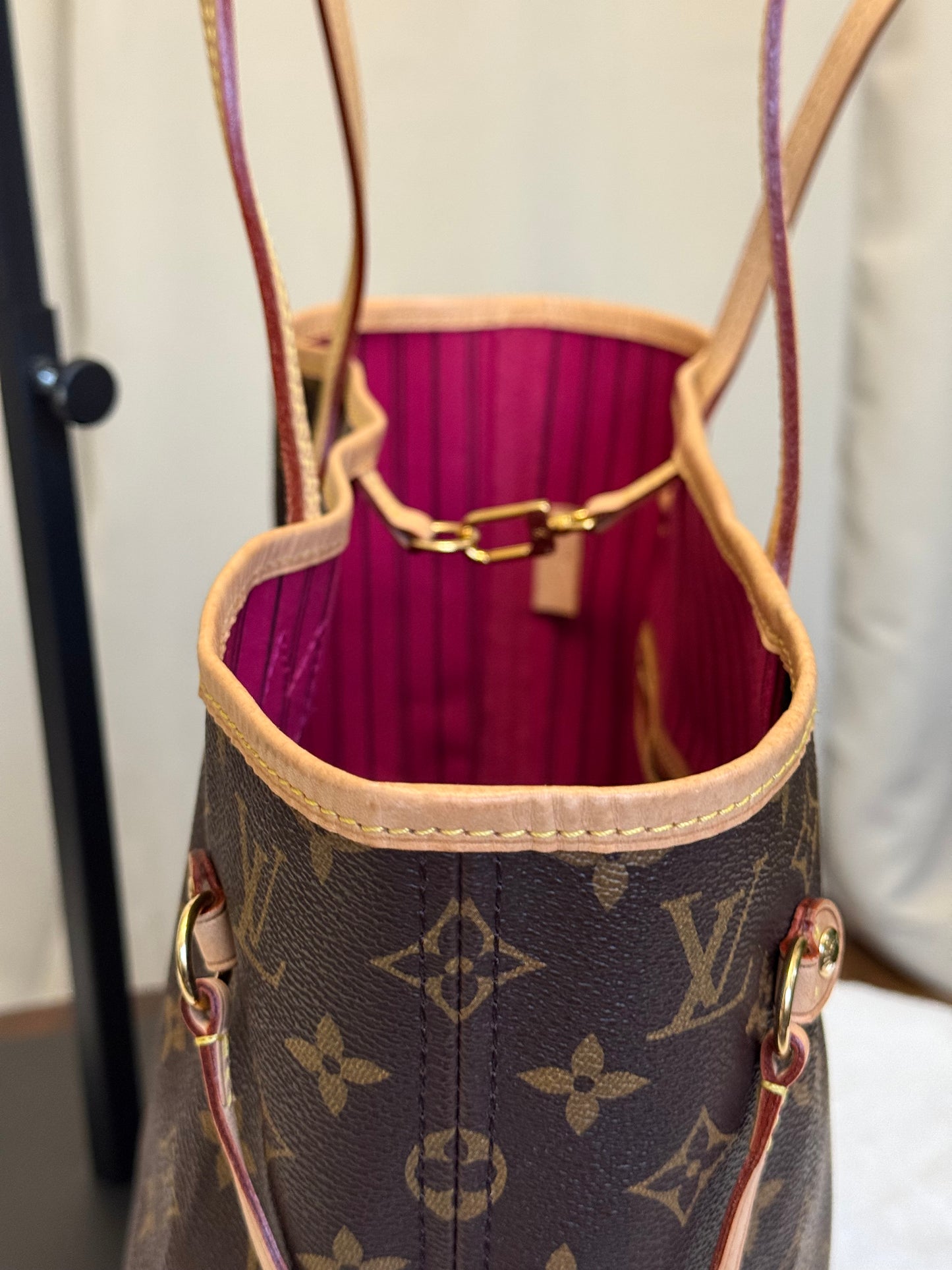 Louis Vuitton Neverfull MM Mono Pivoine Interior