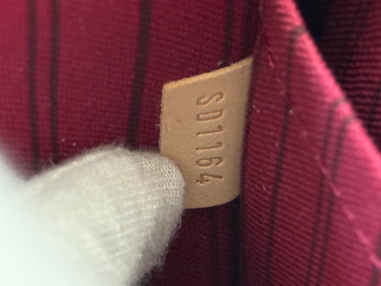 Louis Vuitton Neverfull Mono Pouch Fuchsia
