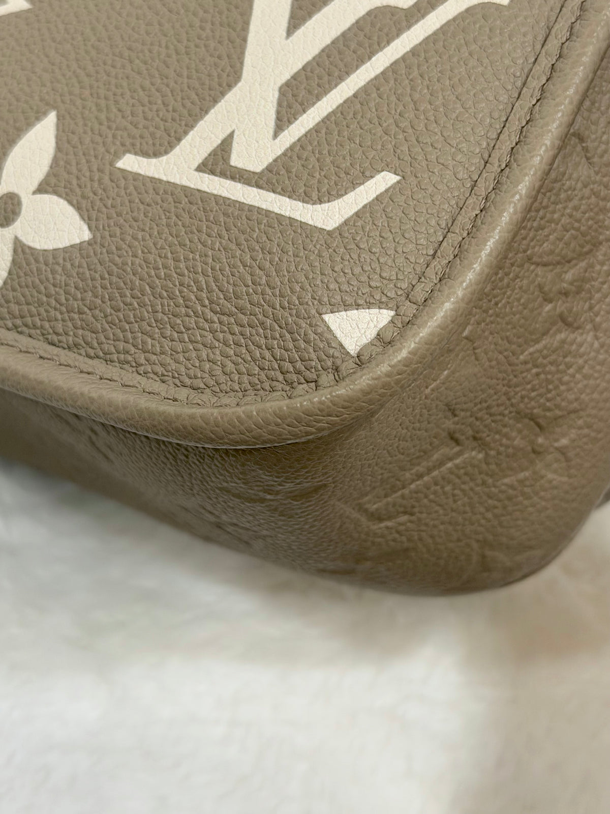Louis Vuitton Diane Empreinte Bicolor Turtledove/Cream
