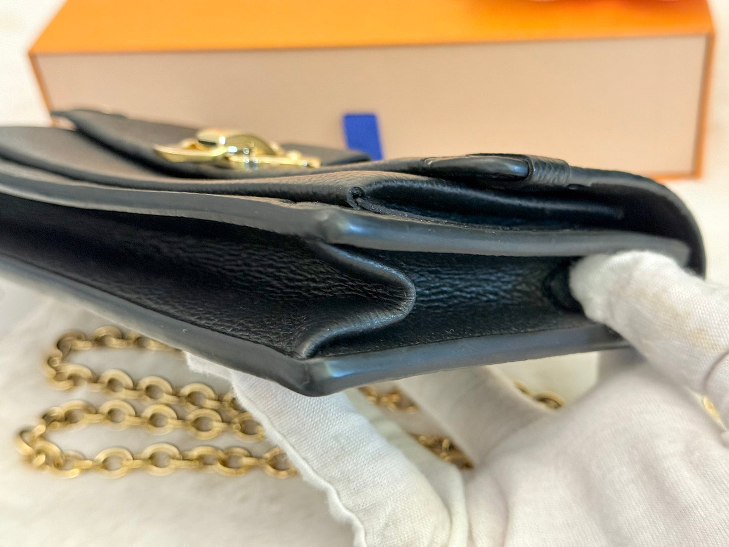 Louis Vuitton Vavin Chain Wallet Crossbody Bag Empreinte Noir/Black