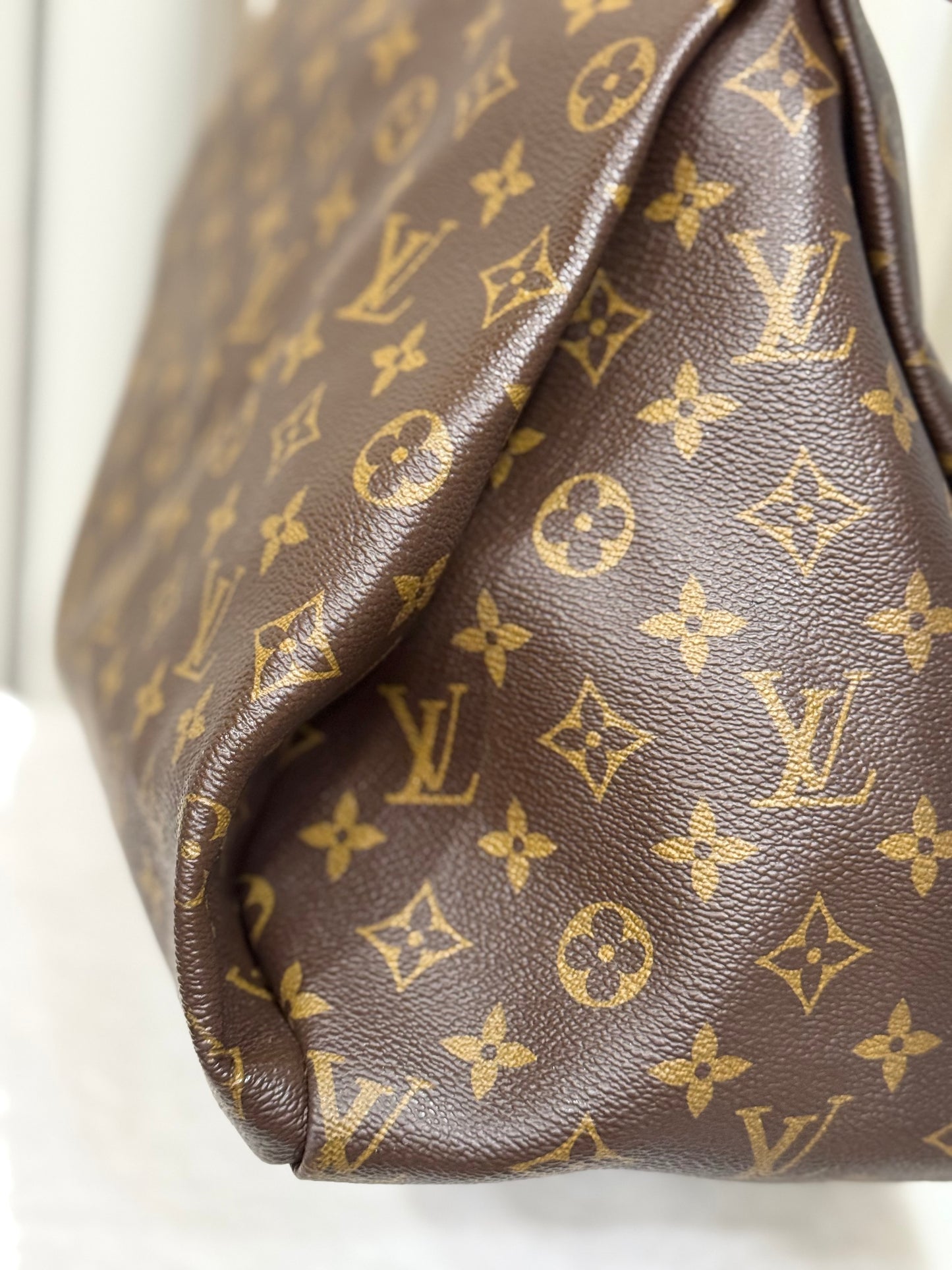 Louis Vuitton Artsy MM Mono
