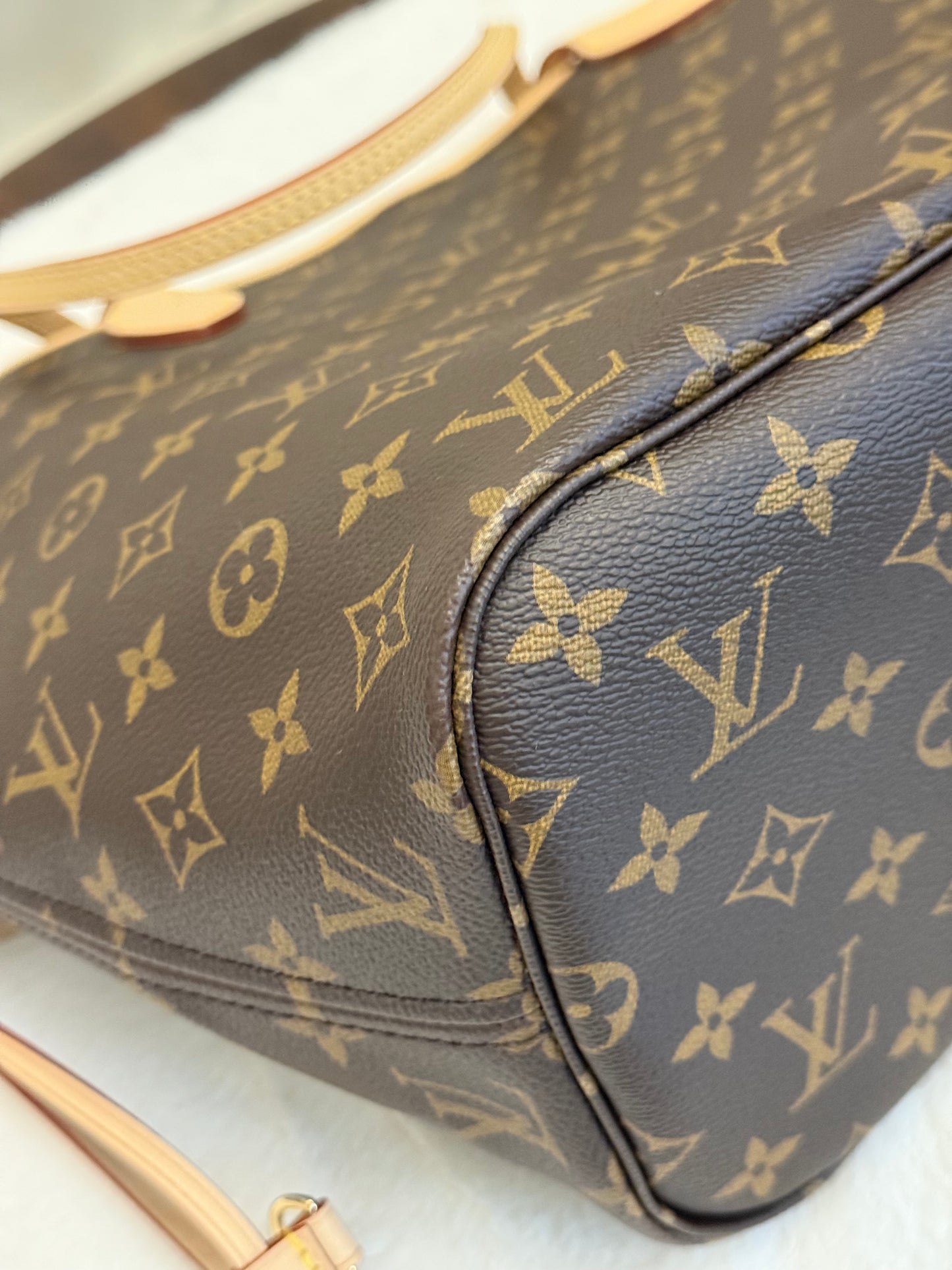 Louis Vuitton Neverfull MM Mono Cerise